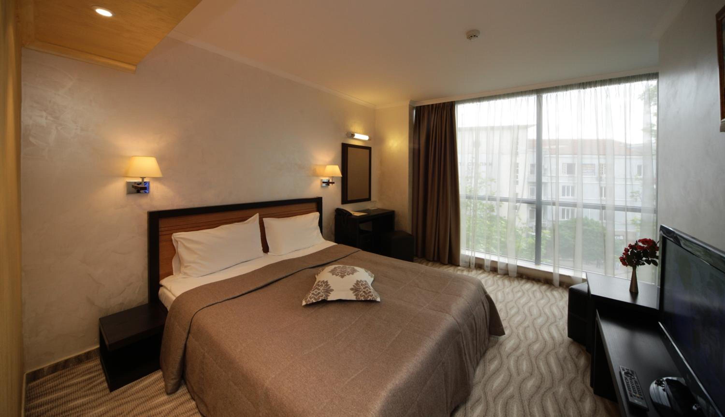 Double Room - Photo 13