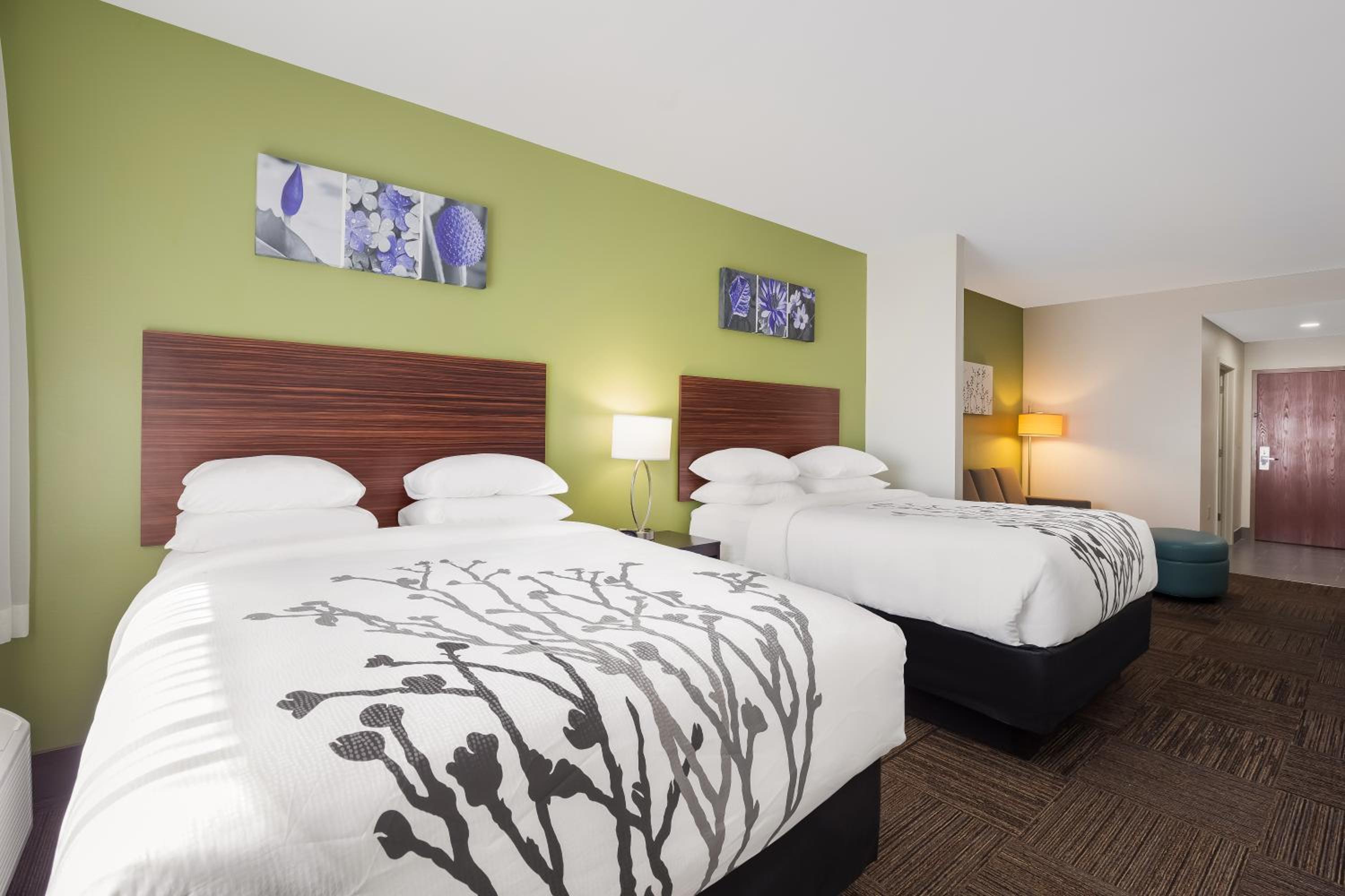 Double Suite with Two Double Beds - Non Smoking - Photo 2