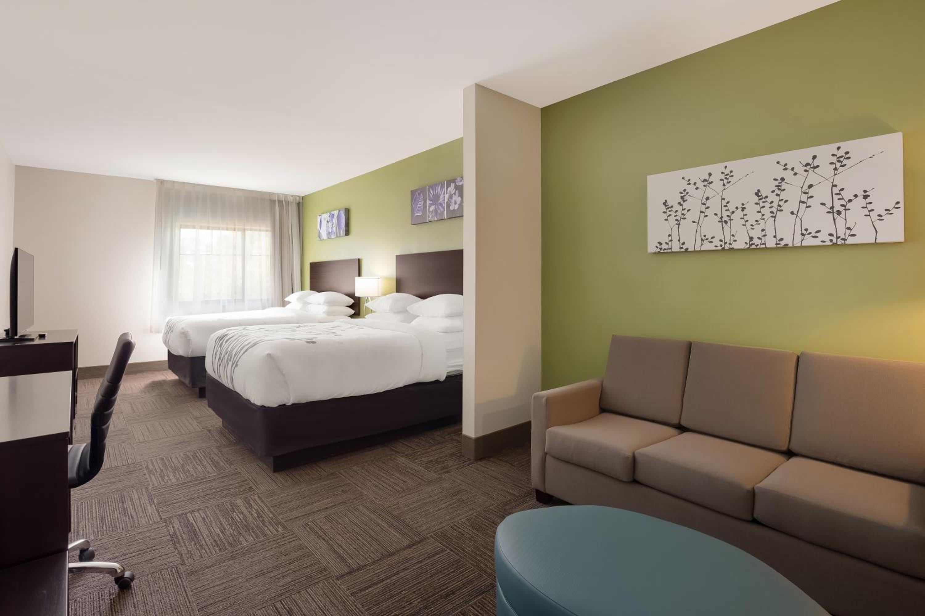 Double Suite with Two Double Beds - Non Smoking - Photo 1