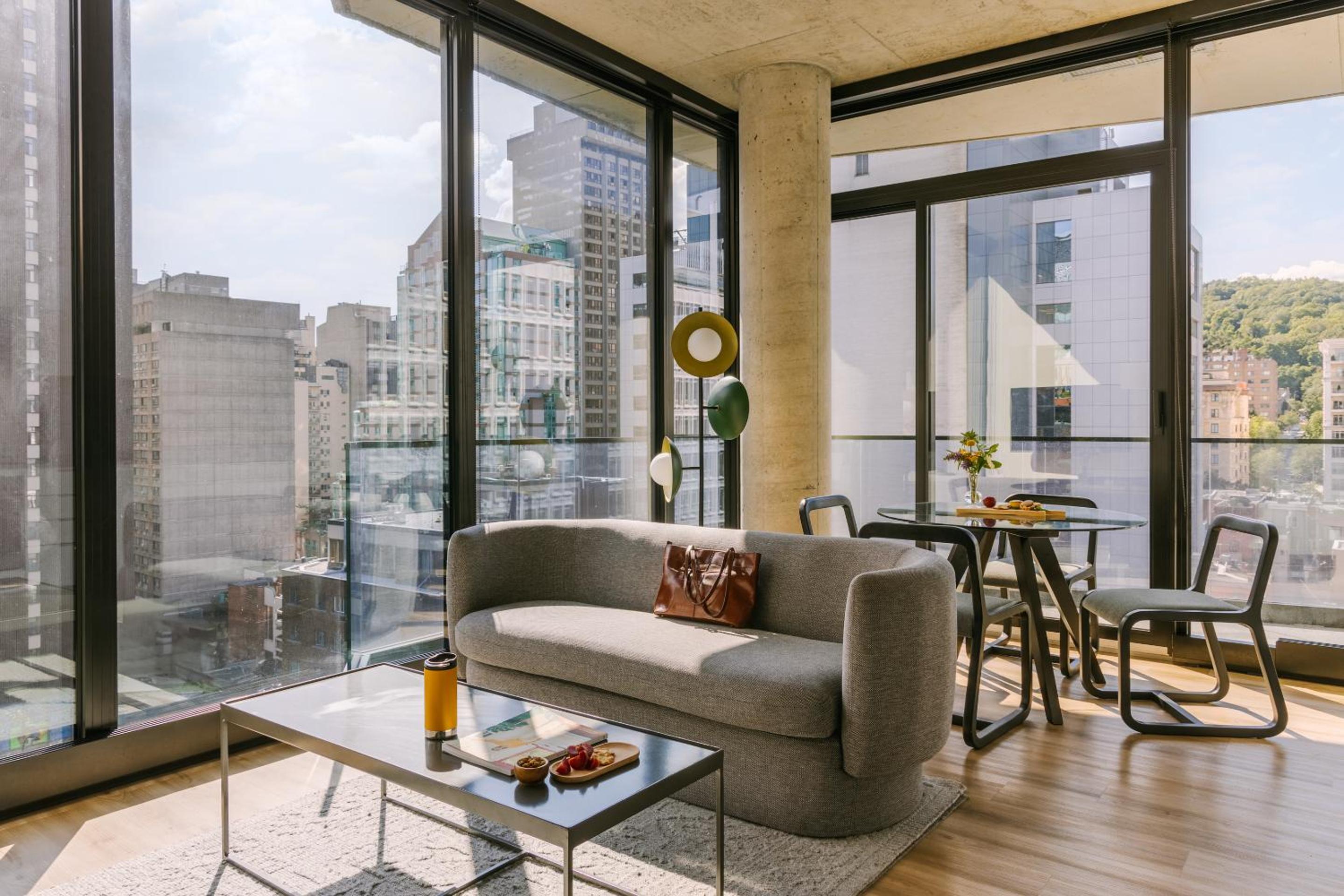 Two-Bedroom Stellar Apartment with Balcony