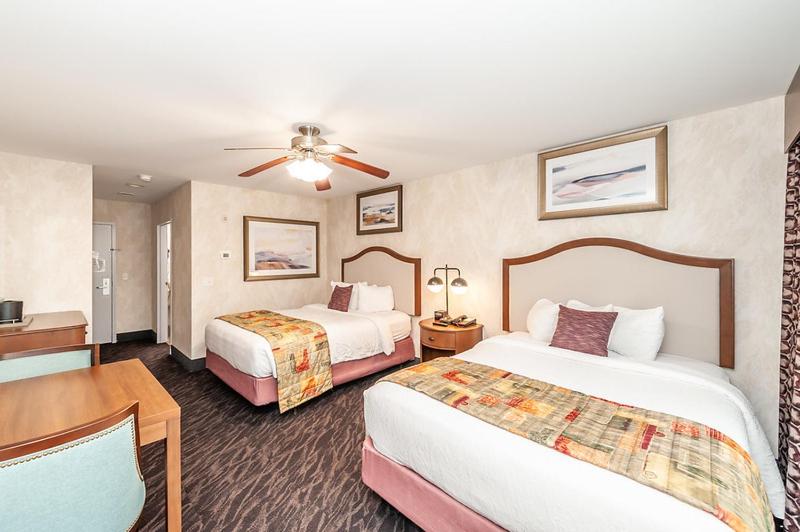 Queen Room with Two Queen Beds, Non-Smoking - Photo 5