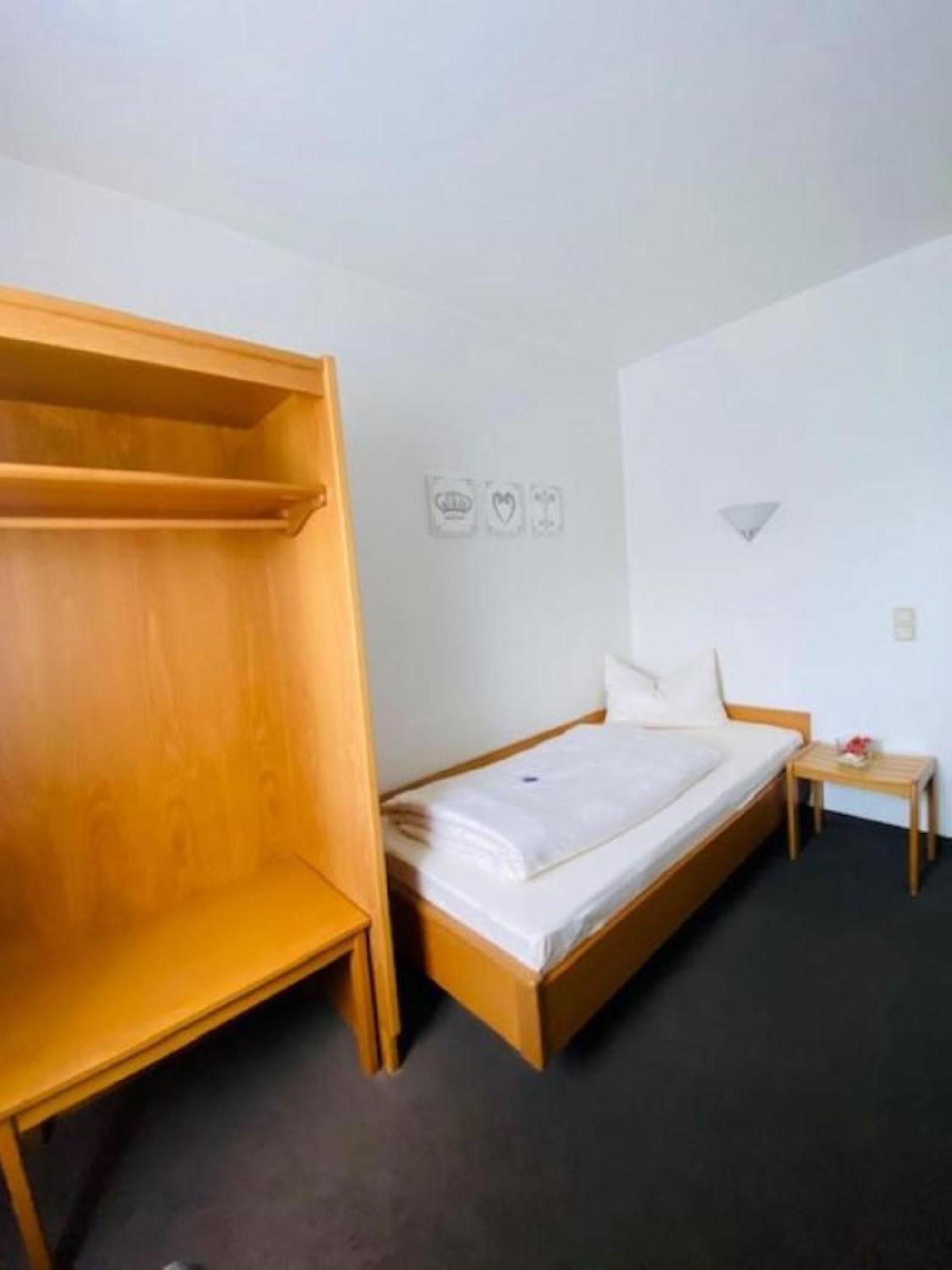 Small Single Room photo 1