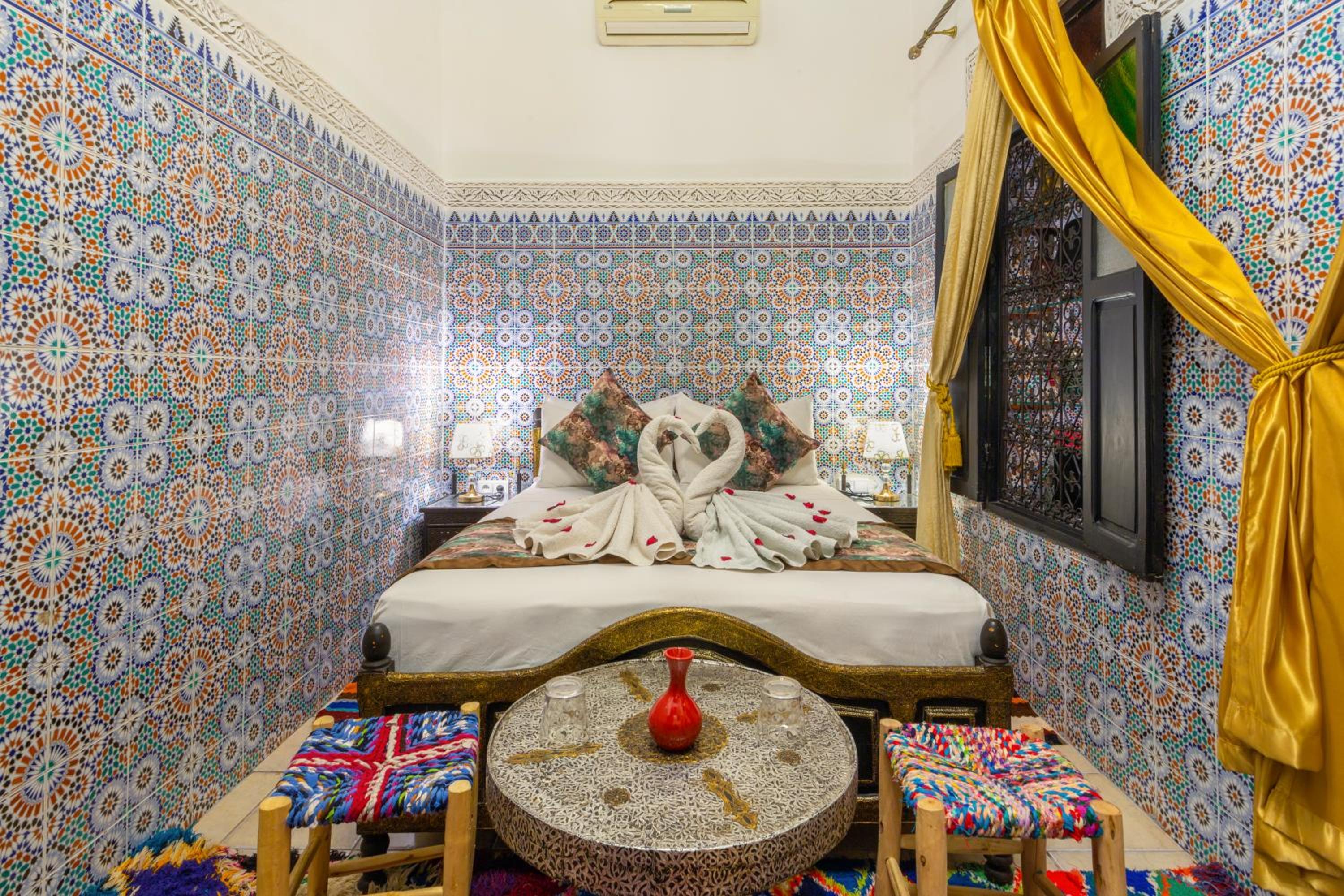 Double Room with Private Bathroom - Photo 2