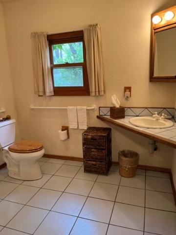 Double Room with Private Bathroom photo 3