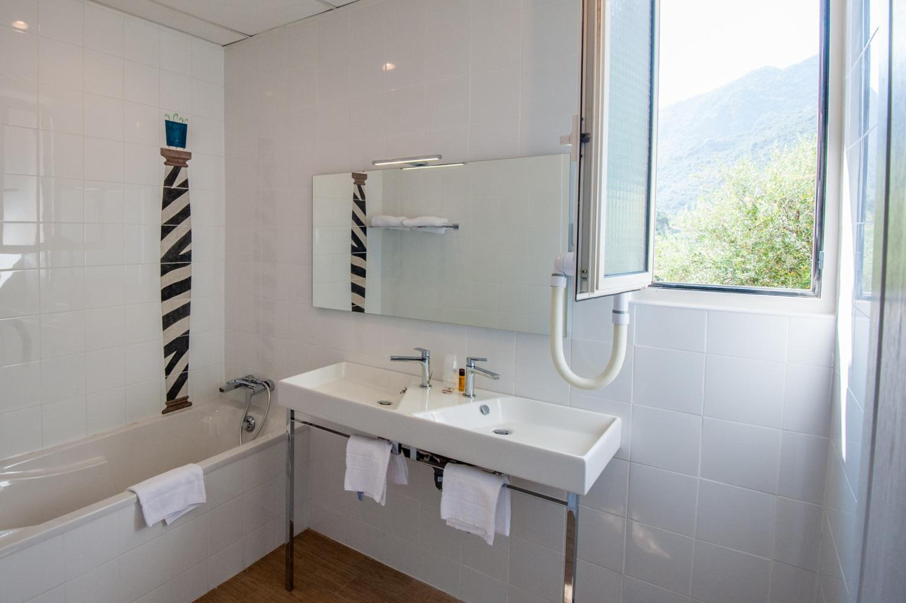 Double Room with Terrace and Sea View   - Photo 13