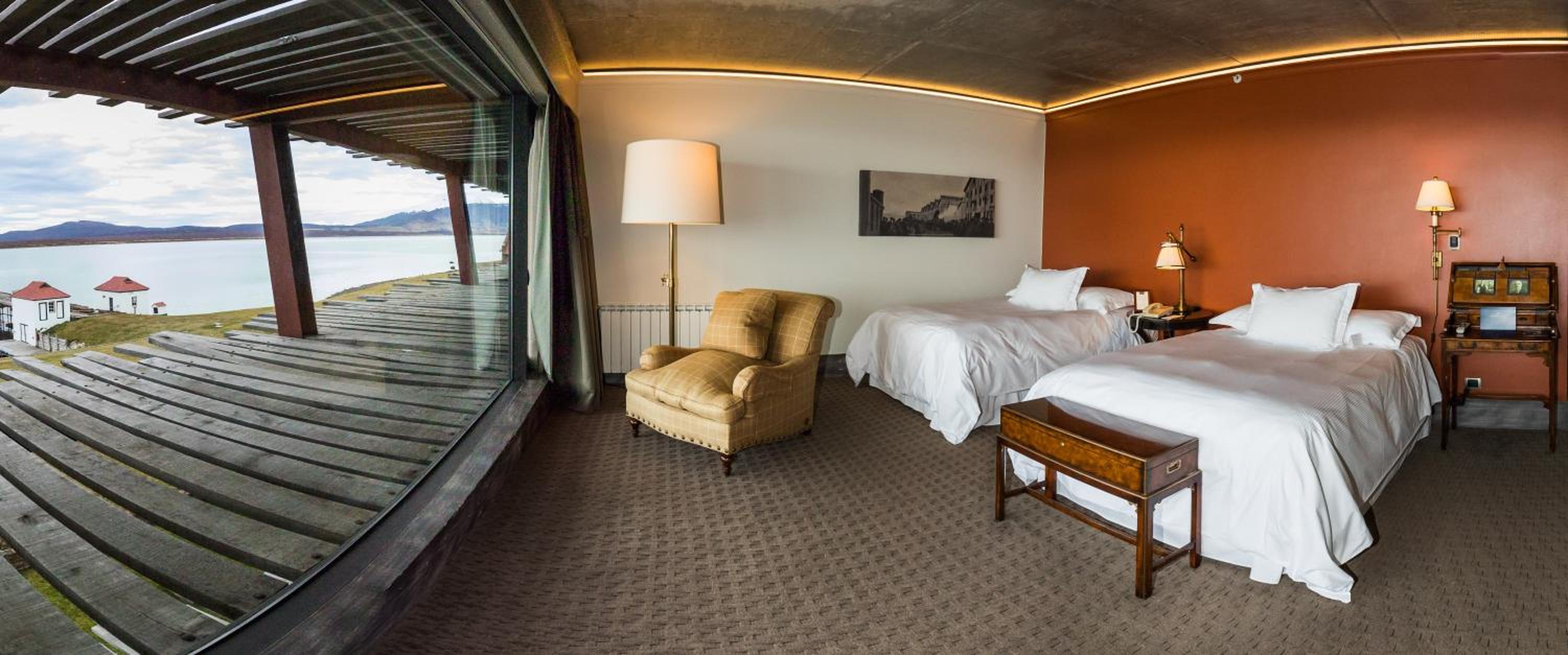 Standard Double Room with Two Double Beds photo 2