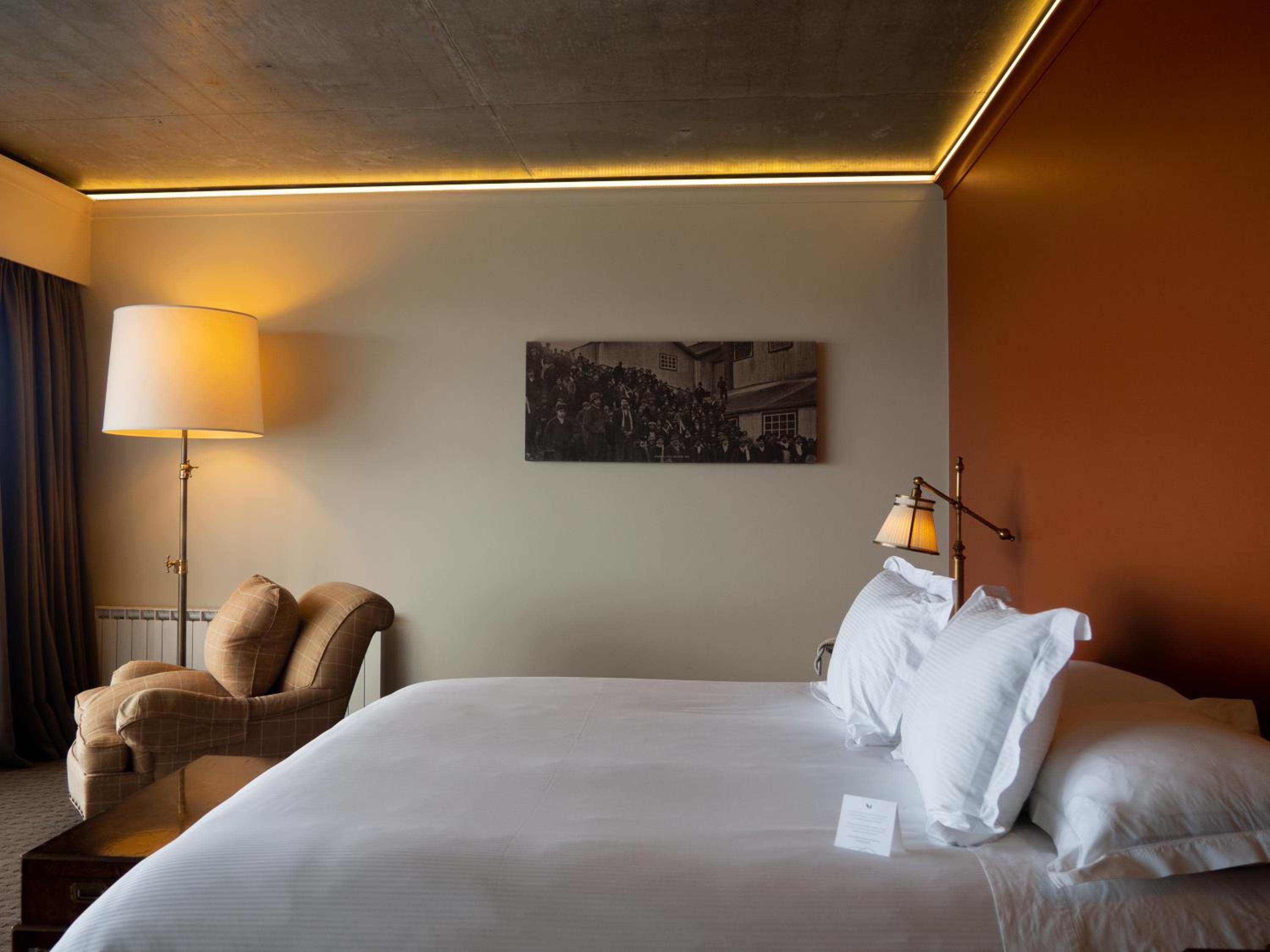 Standard King Room photo 2