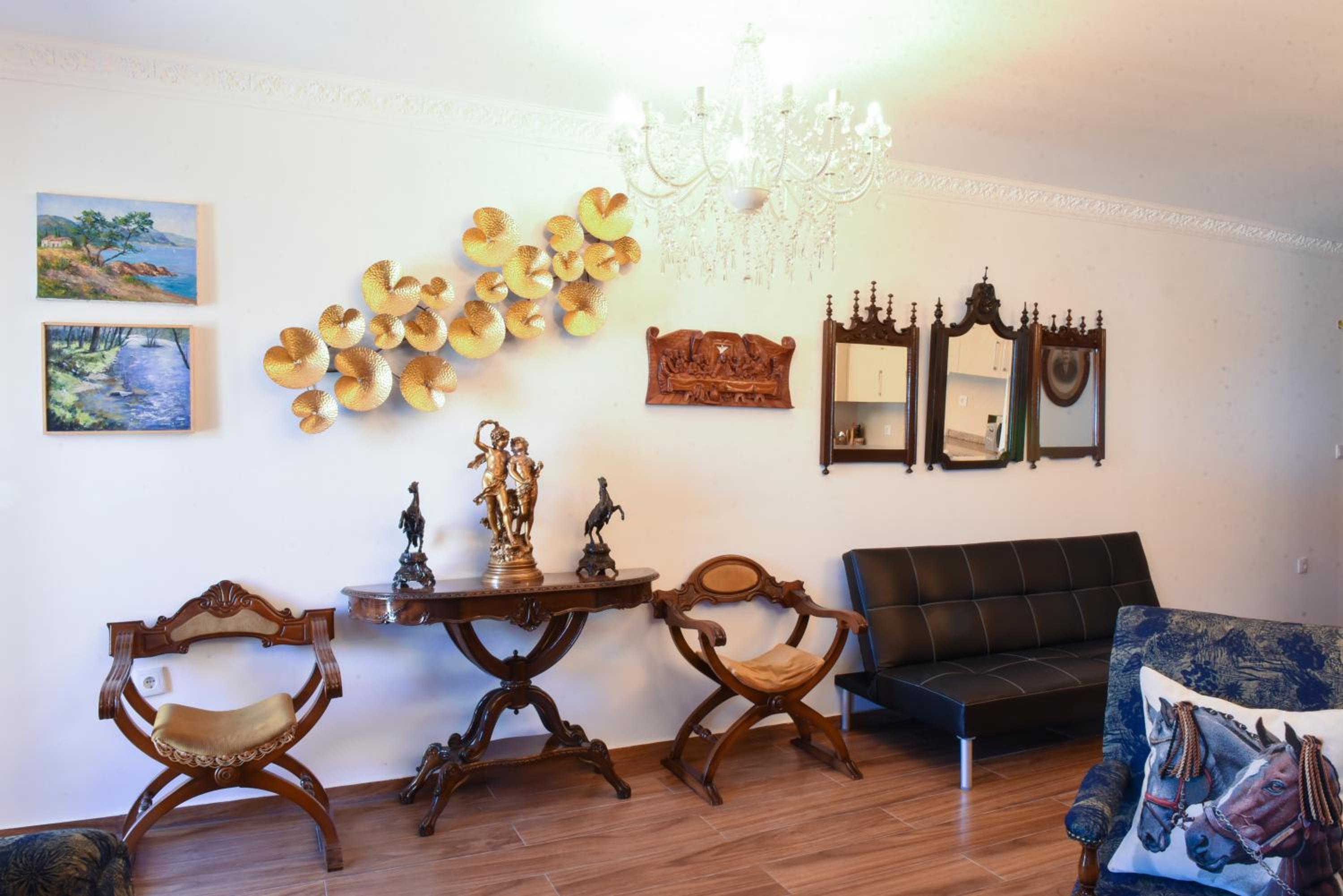 One-Bedroom House - Photo 3