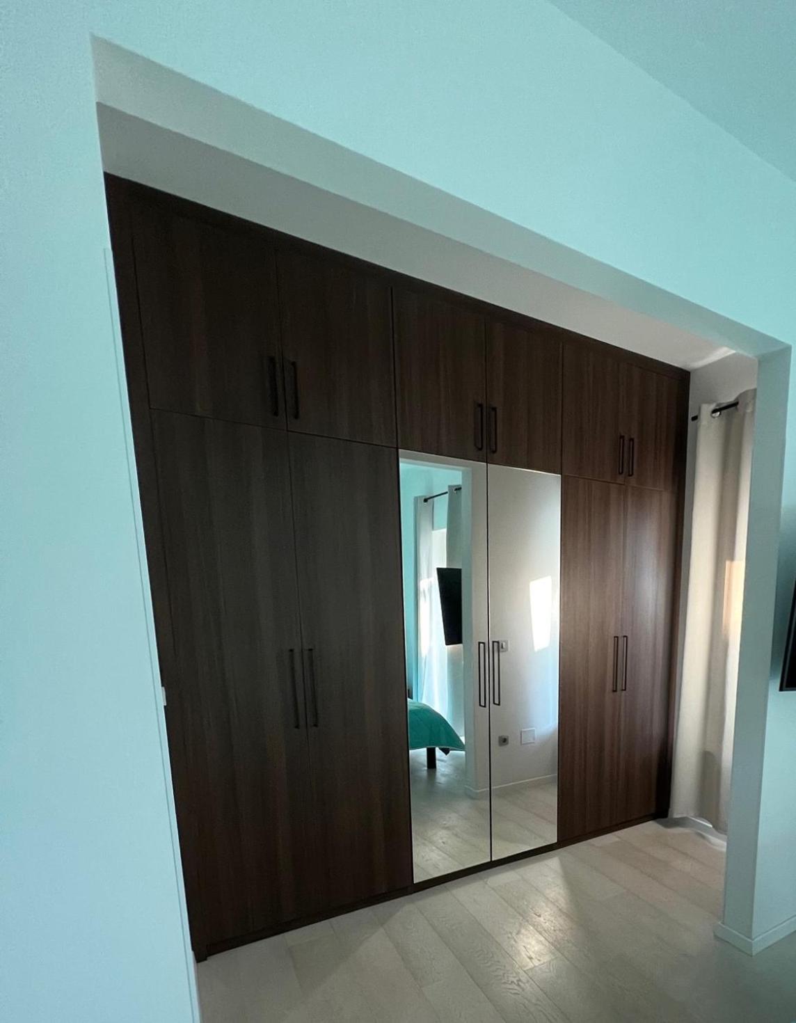 Deluxe One-Bedroom Apartment with City View photo 1