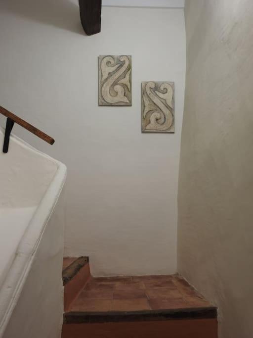 Five-Bedroom House photo 2