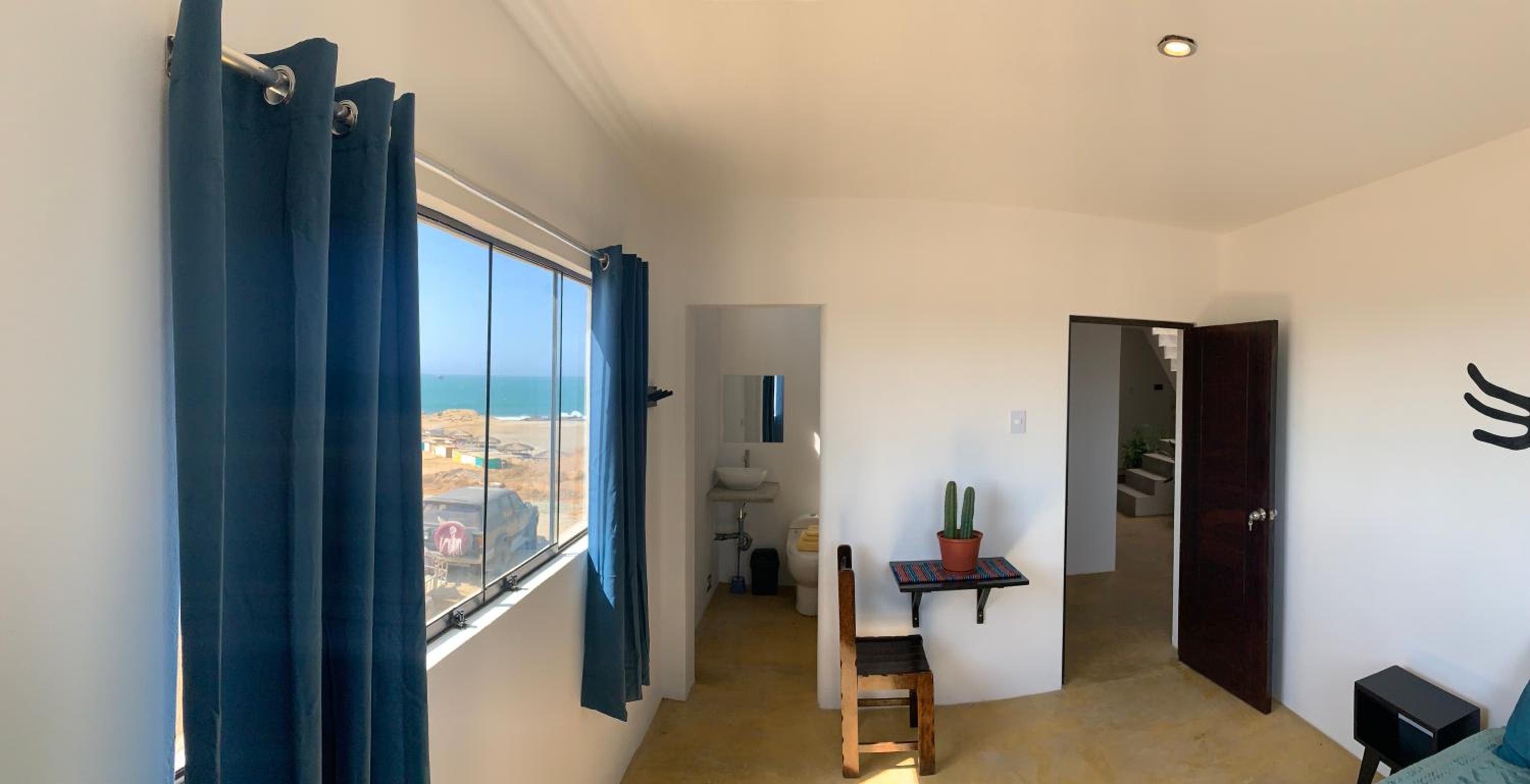 Deluxe Double Room with Side Sea View photo 2