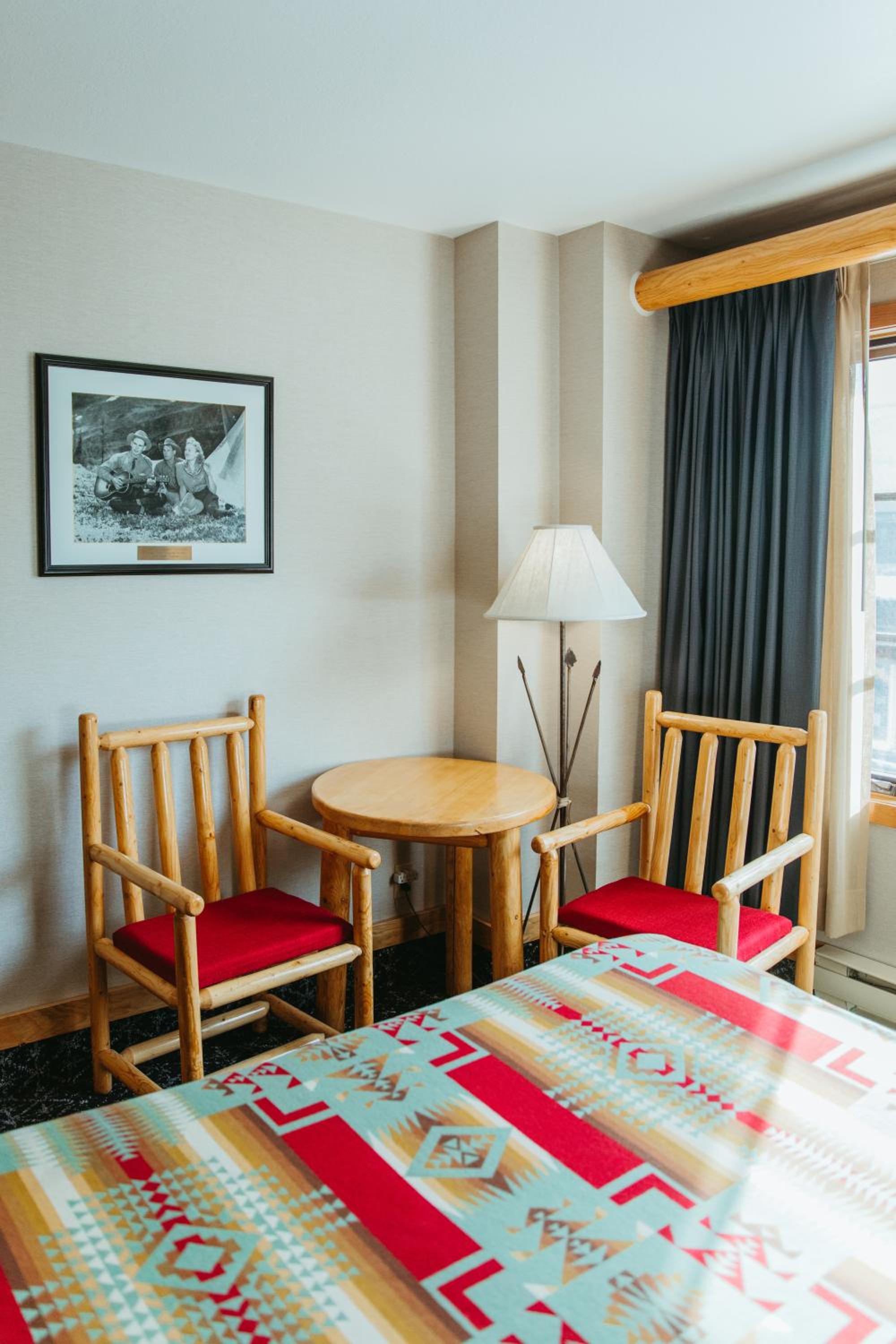 Standard Queen Room with Two Queen Beds Non-Pet Friendly - Photo 4