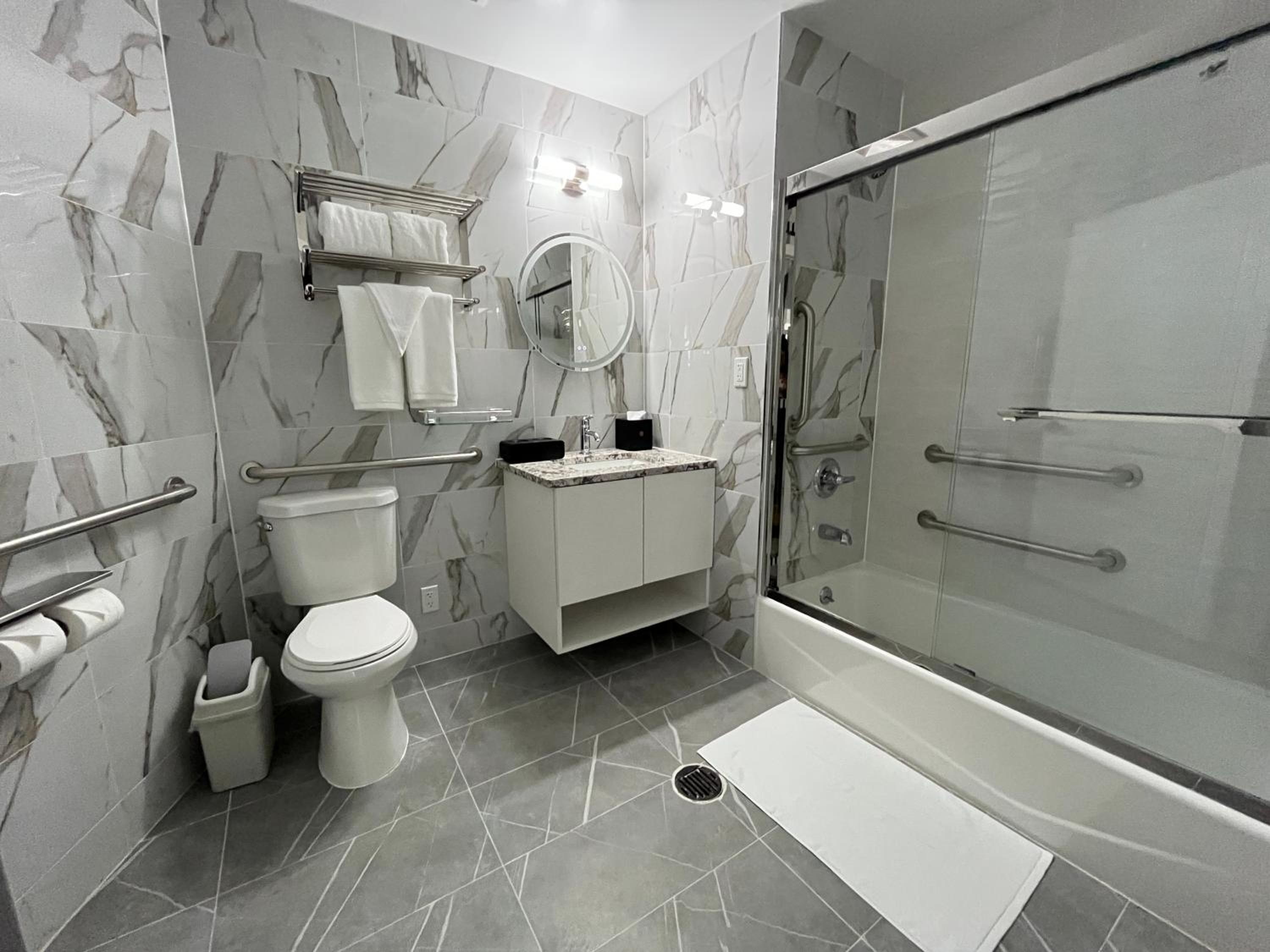 Suite with City View photo 2