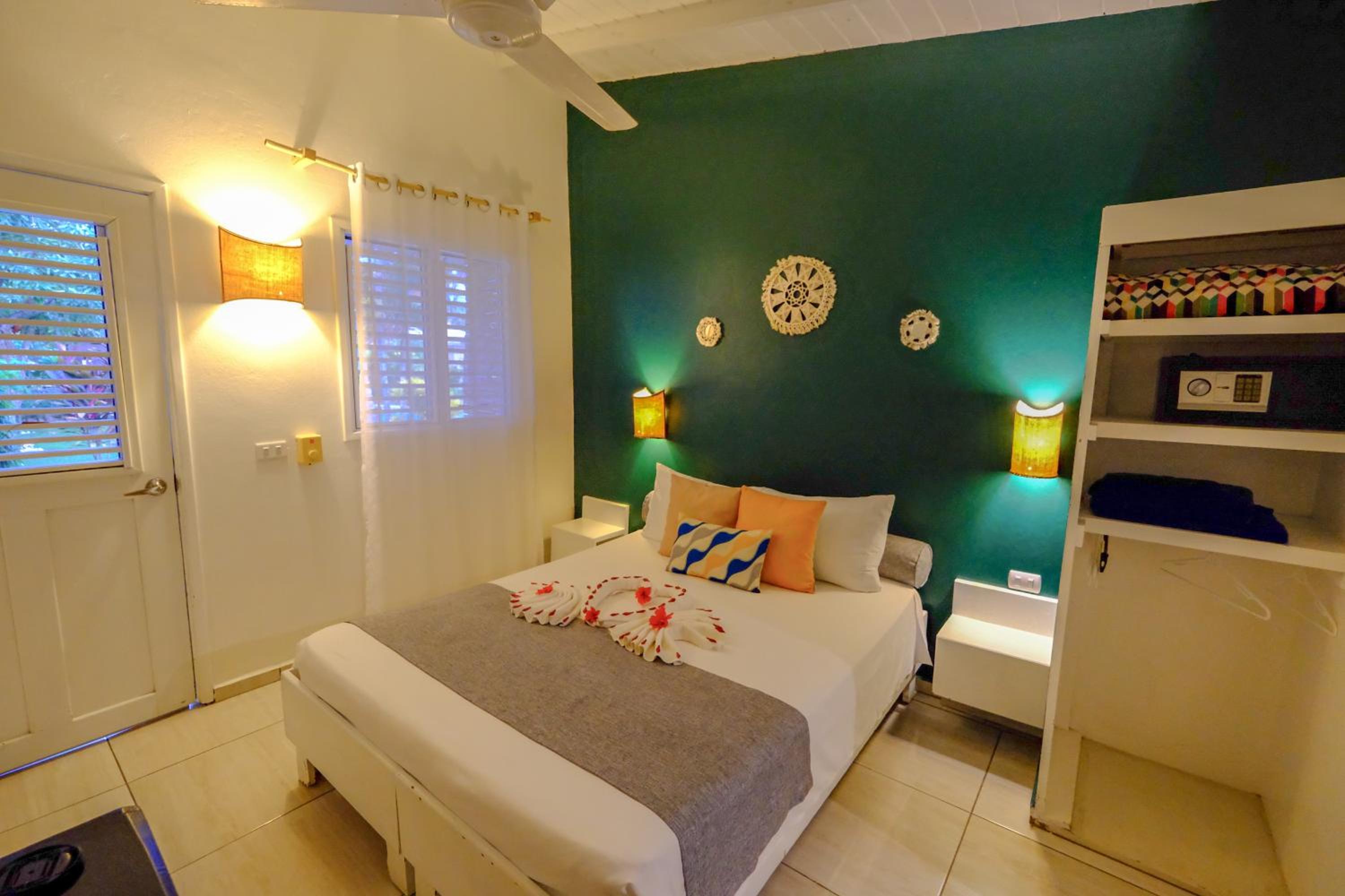 Double Room with Pool View photo 2