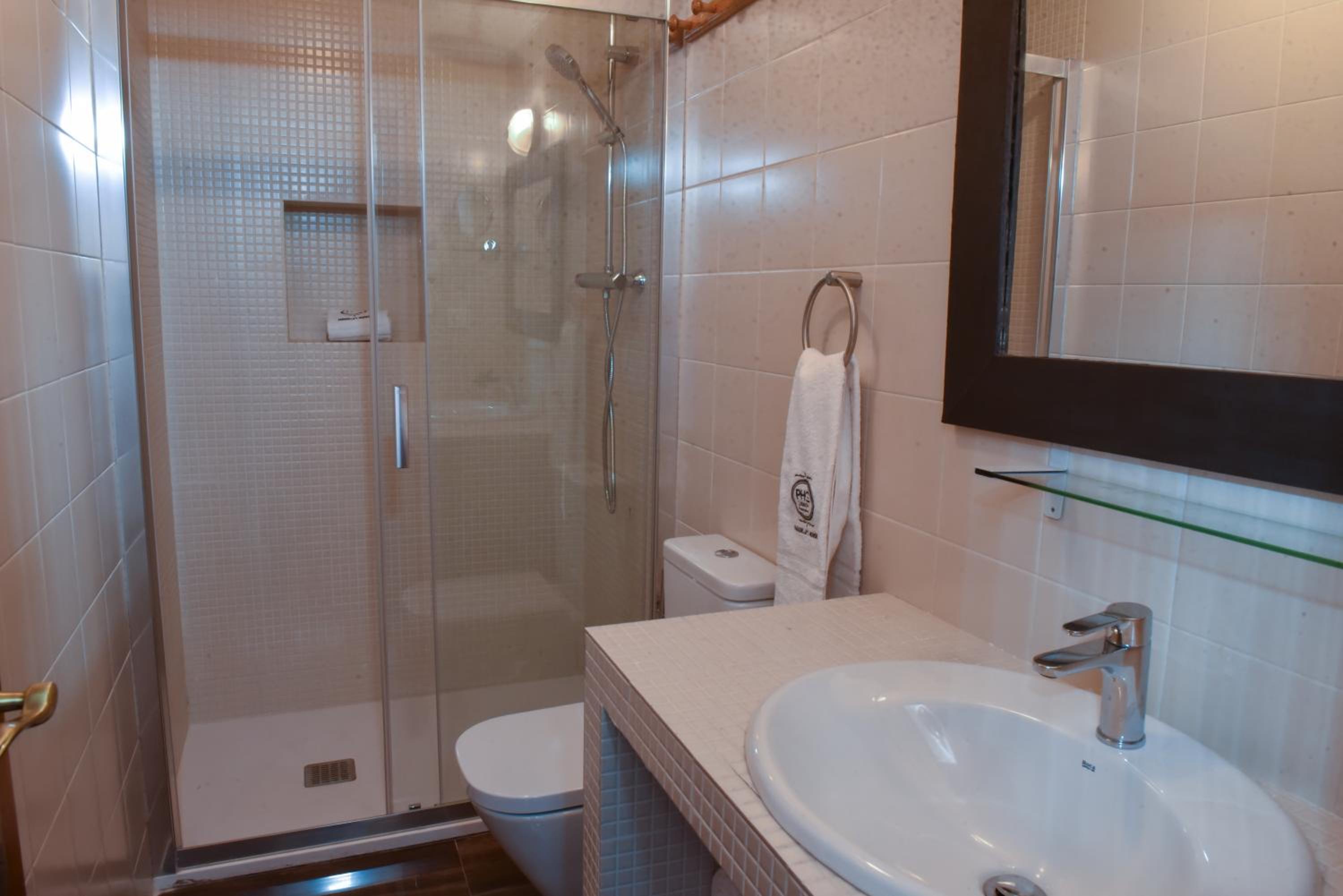 Four-Bedroom House - Photo 16