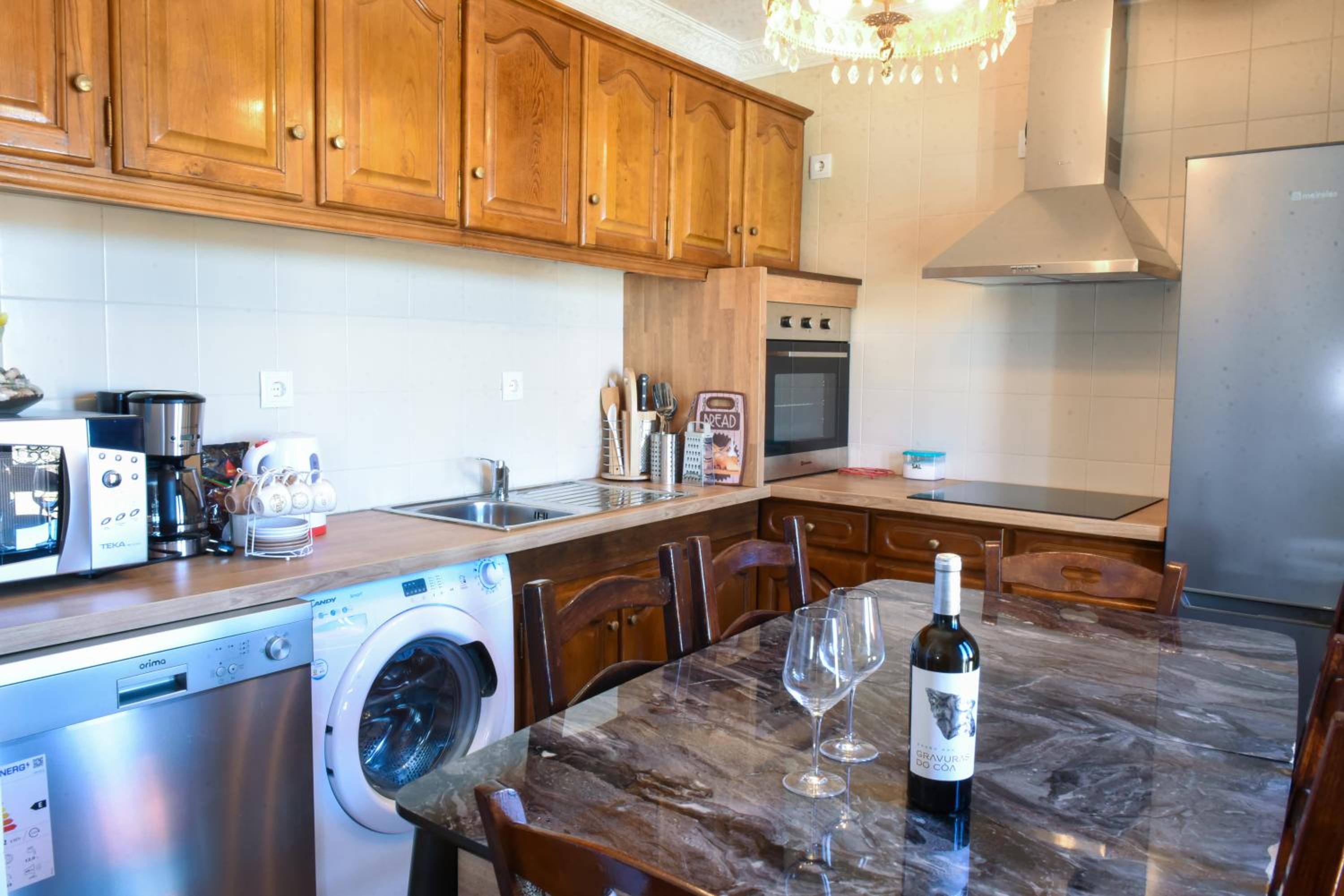 Four-Bedroom House - Photo 19