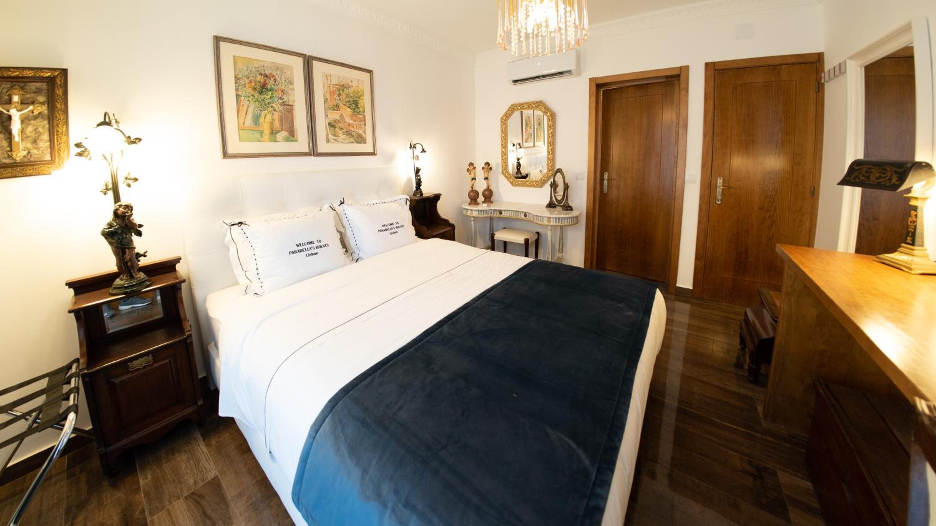 Double Room with Balcony - Photo 4