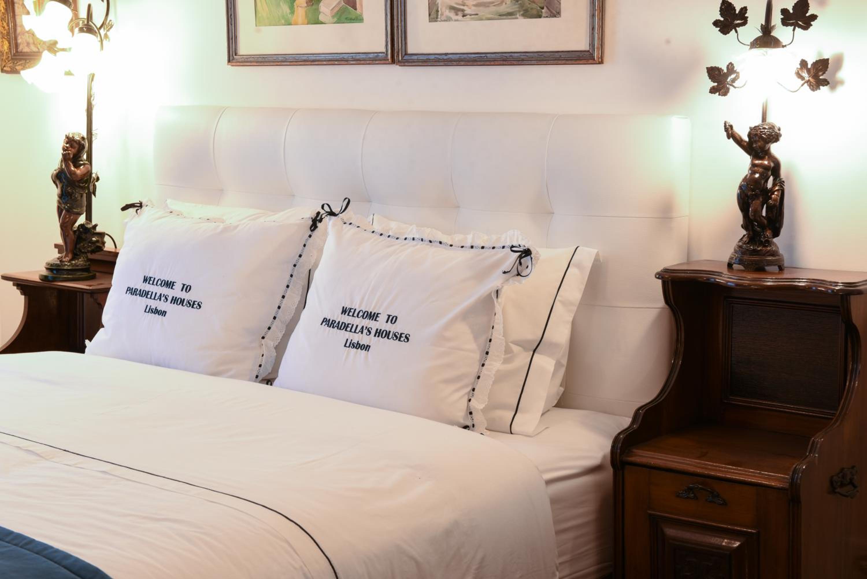 Double Room with Balcony - Photo 9