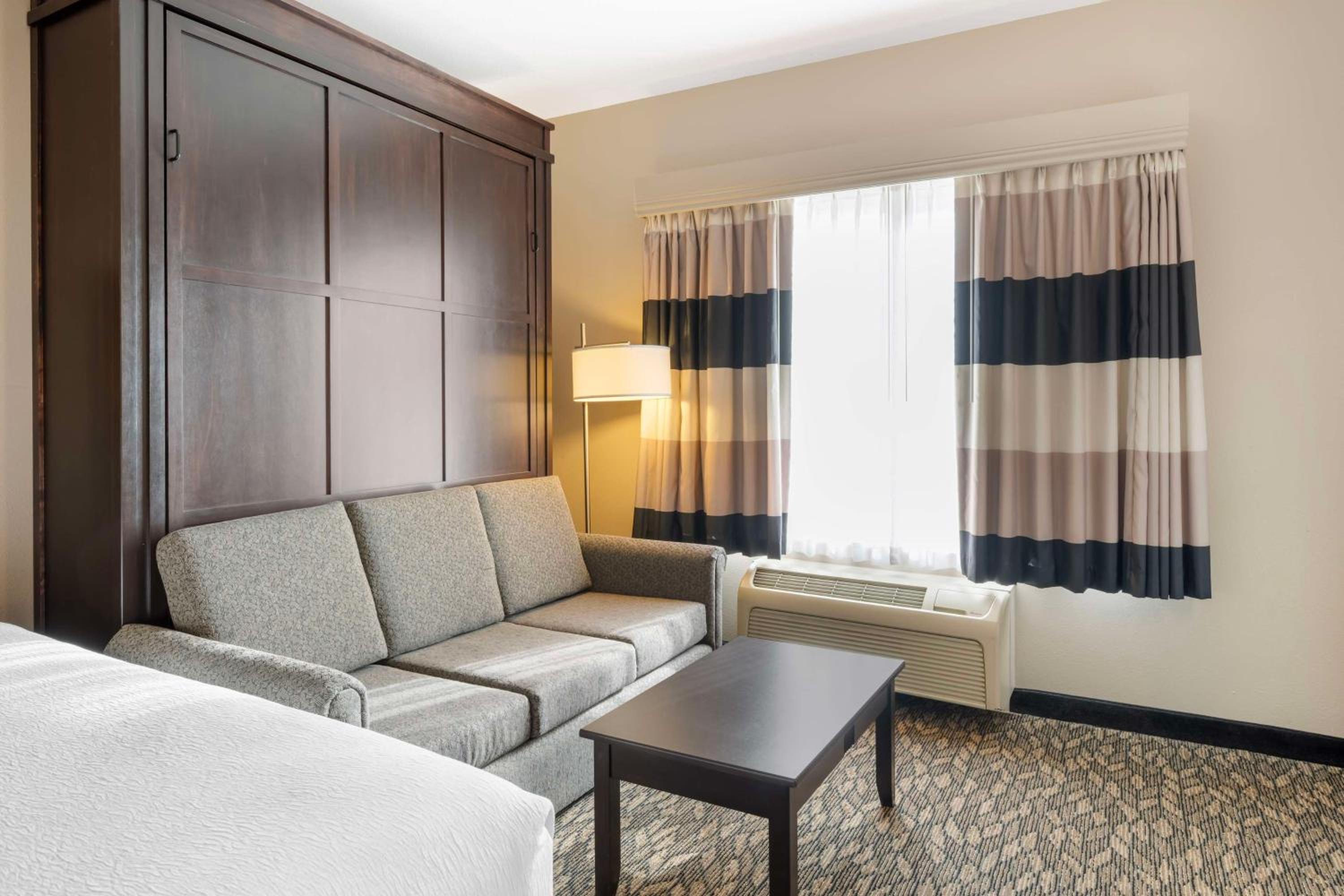 King Suite - Downstairs