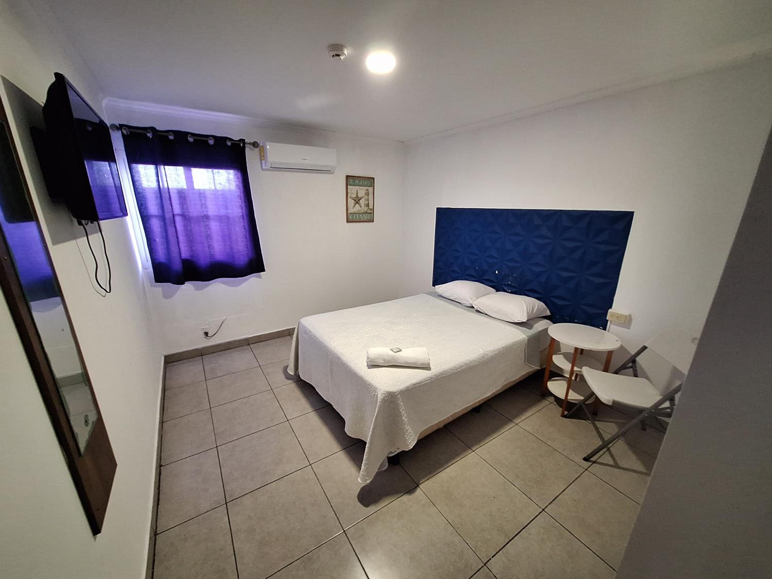 Budget Double Room - Photo 6