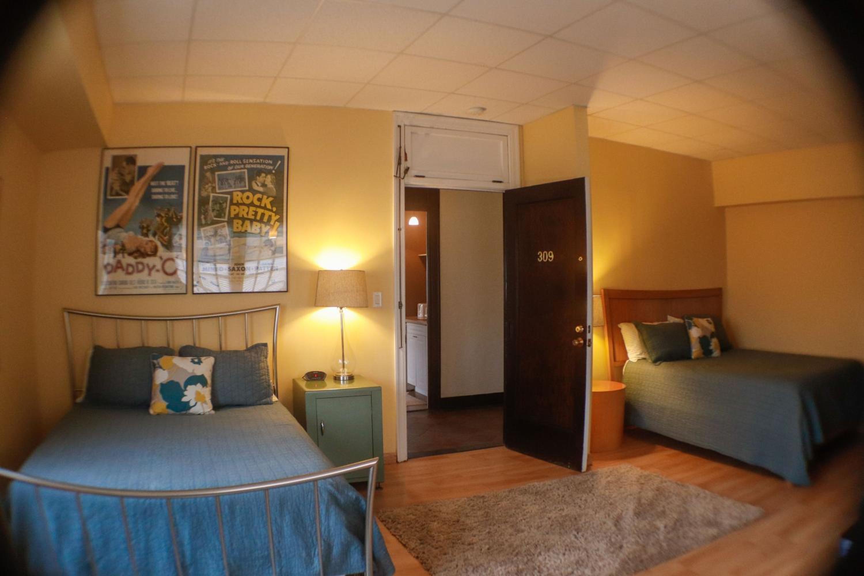 Queen Suite photo 1