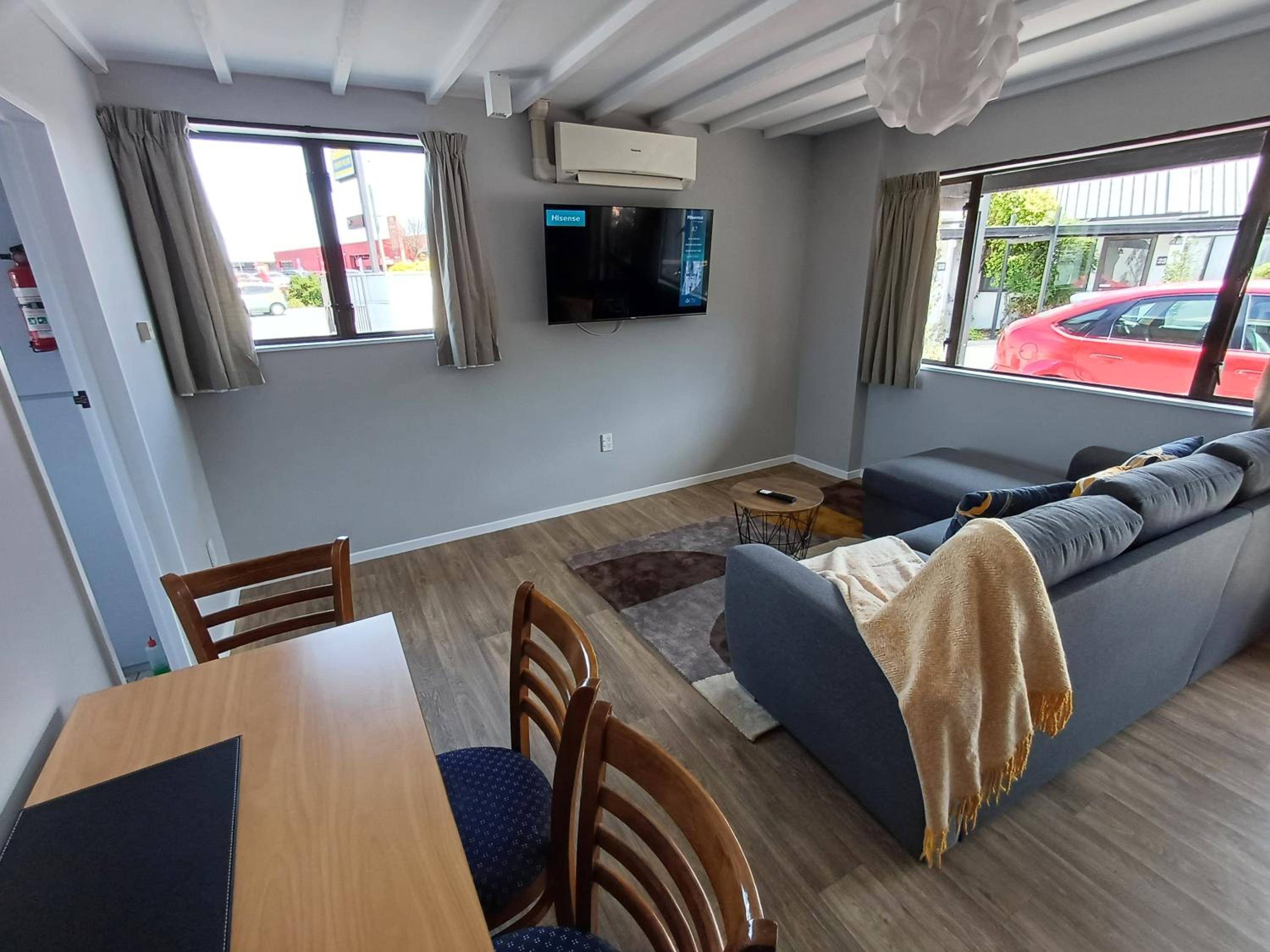 One-Bedroom Apartment - Photo 12