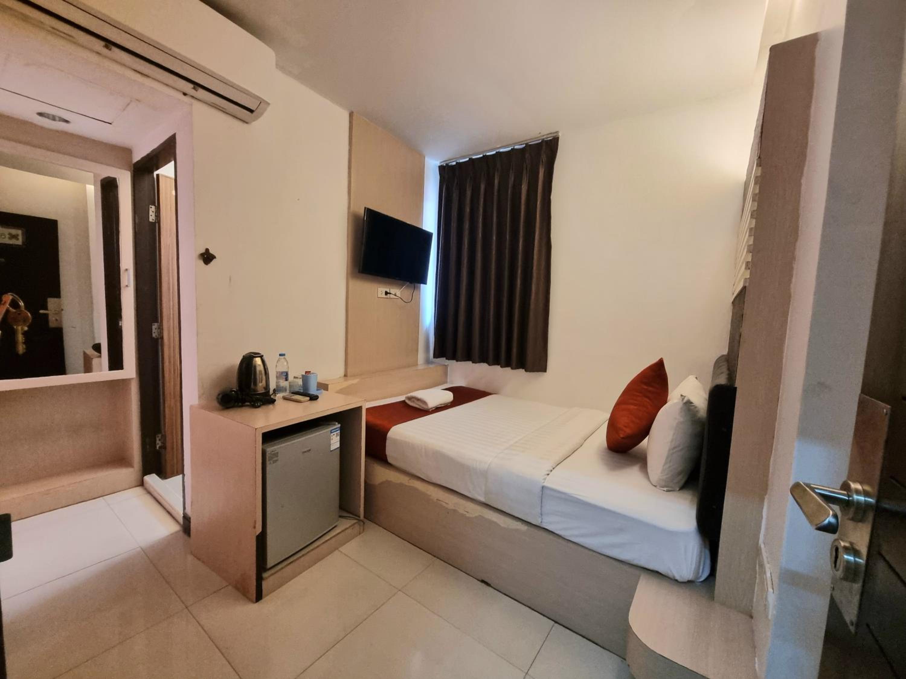 Budget Single Room photo 3