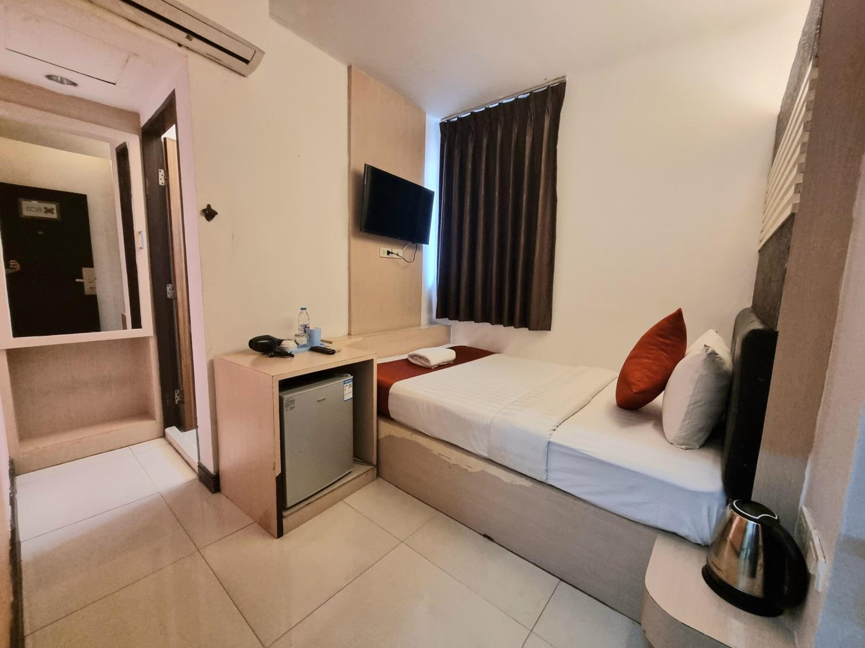 Budget Single Room photo 2