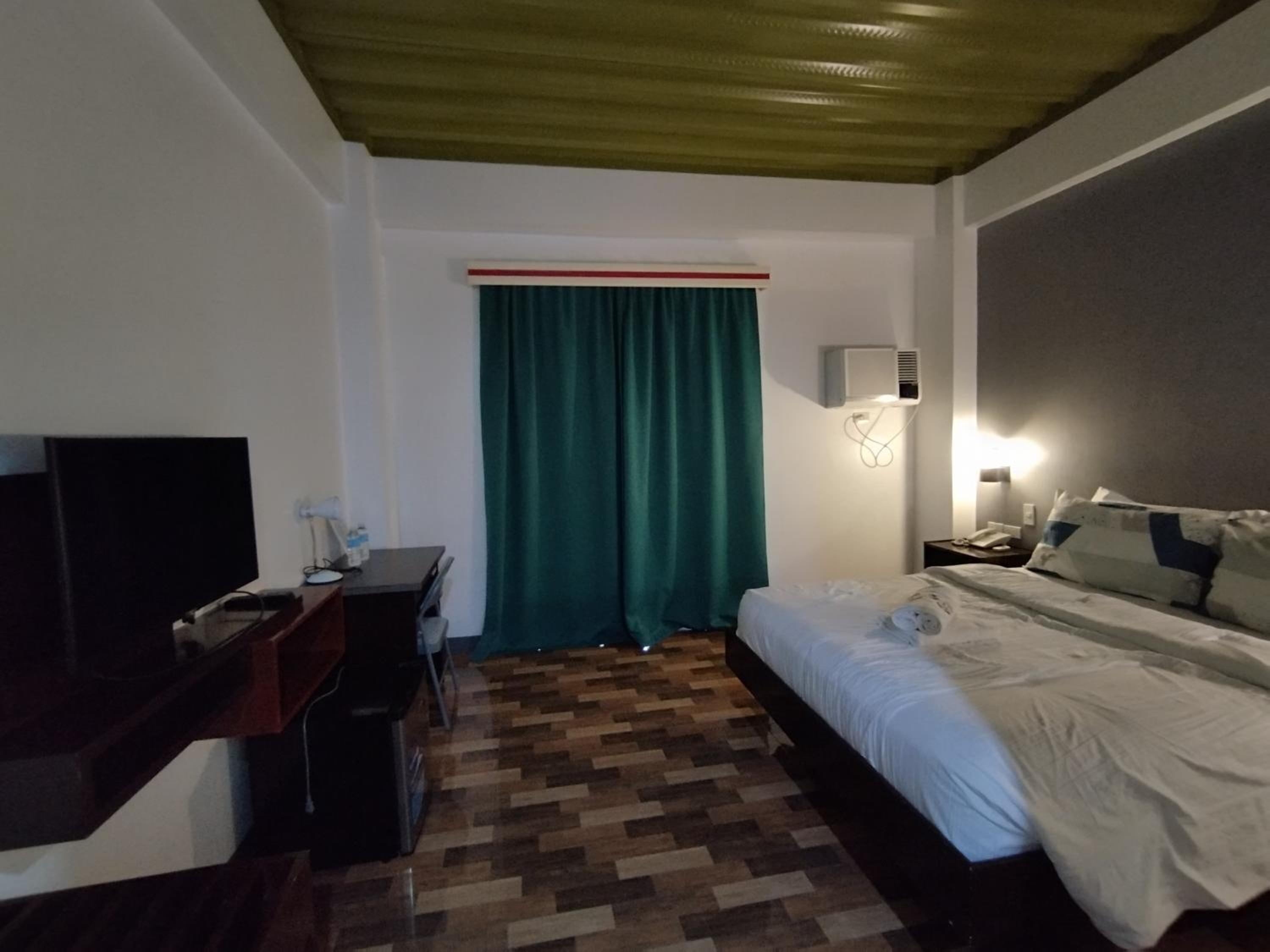 Deluxe Room - Photo 1