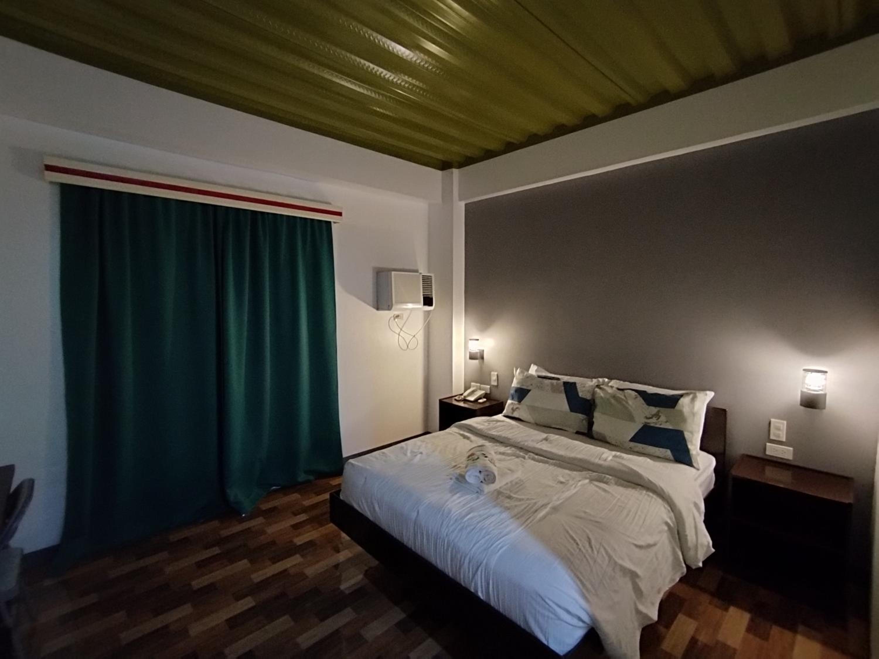 Deluxe Room - Photo 3
