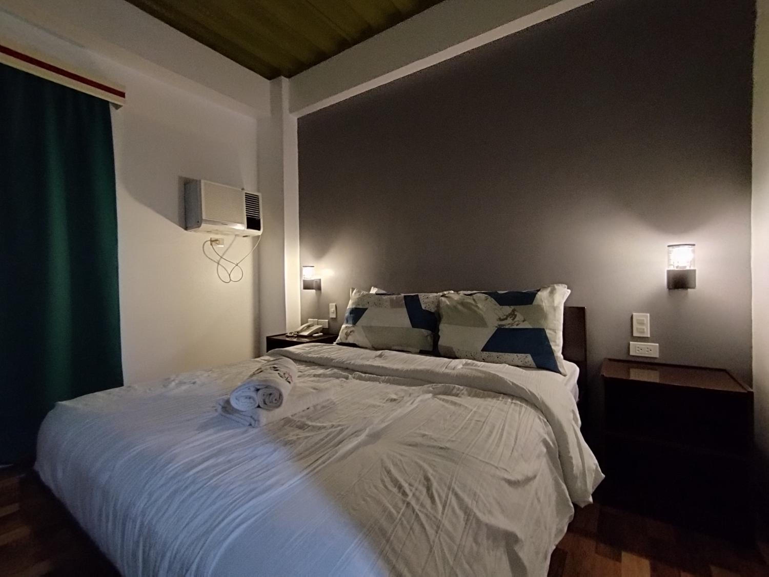 Deluxe Room - Photo 4