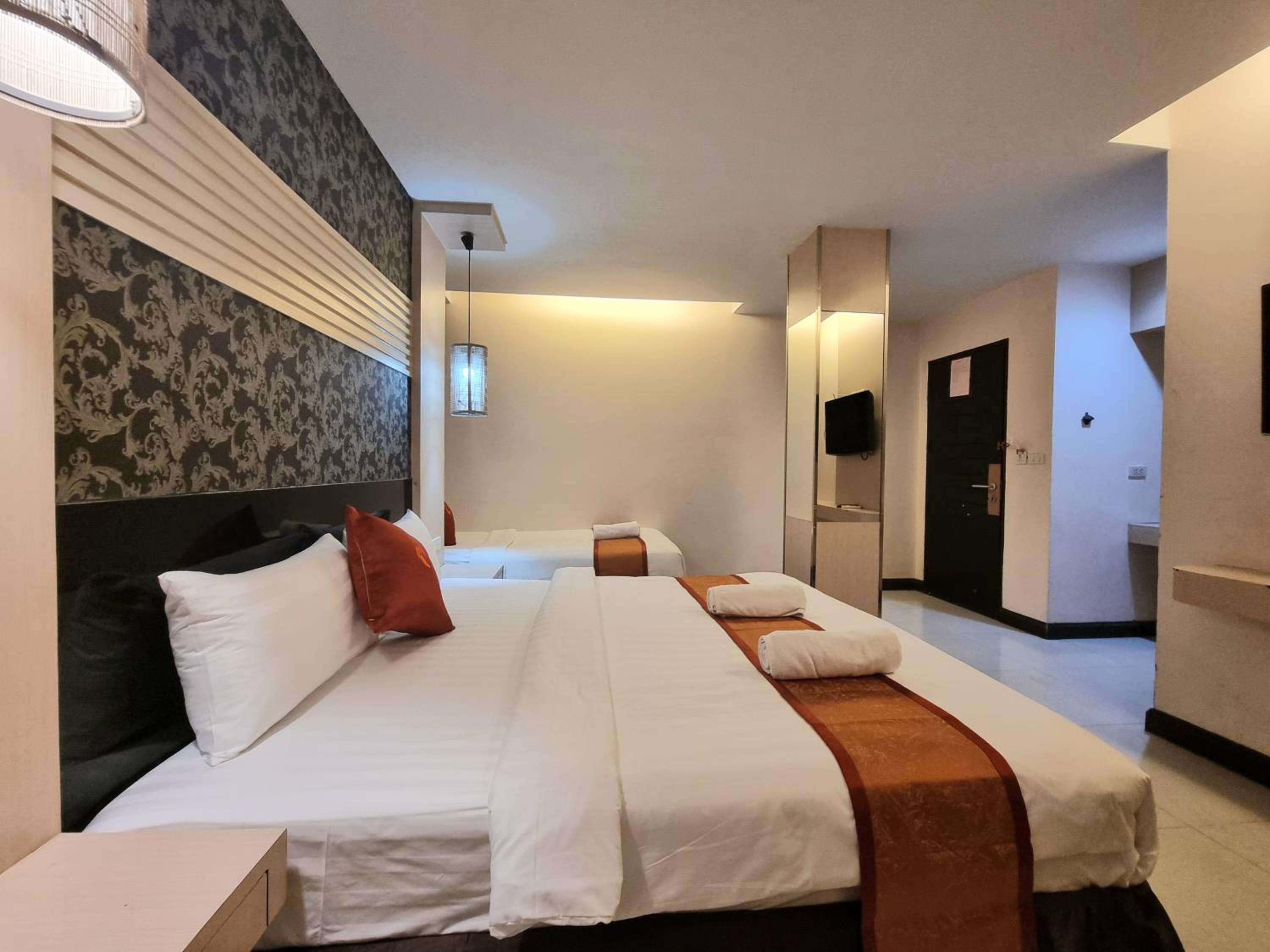 Deluxe Triple Room photo 2