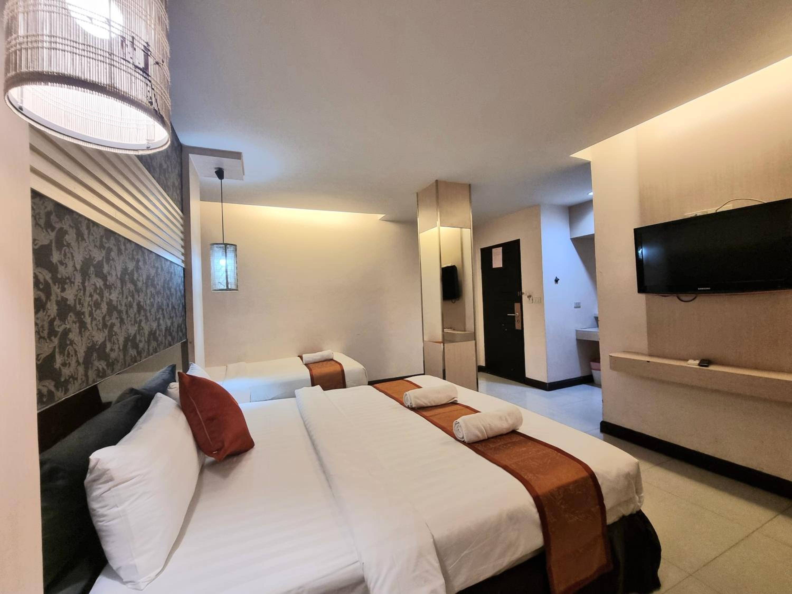 Deluxe Triple Room photo 3