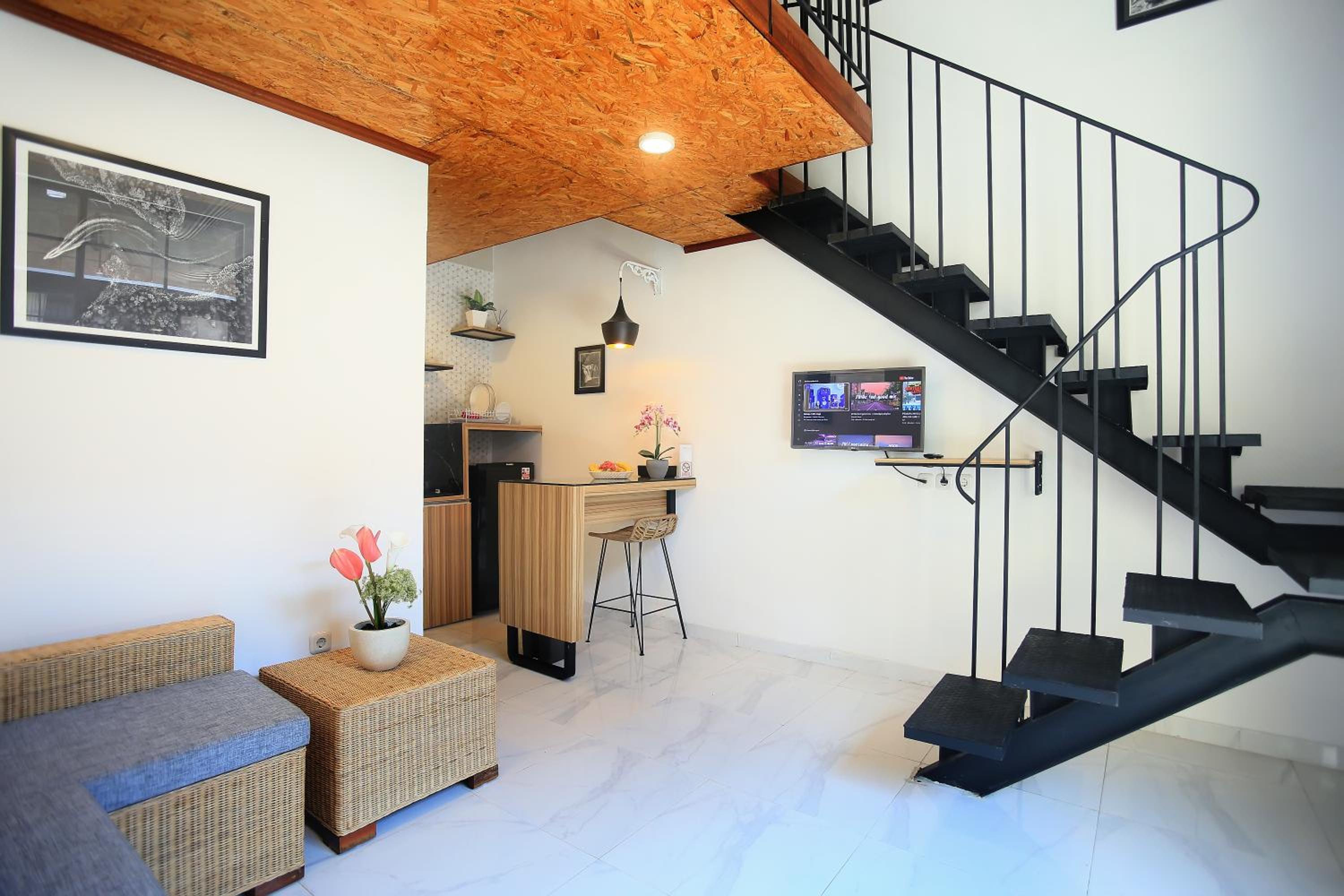 Loft - Photo 12
