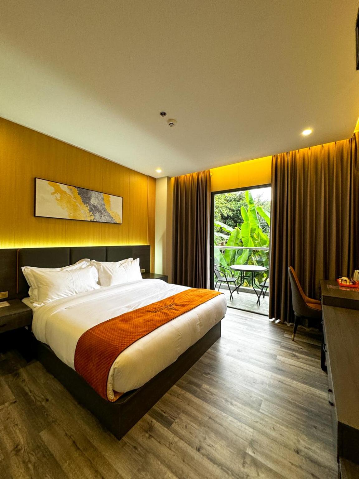 Superior King Room - Photo 1