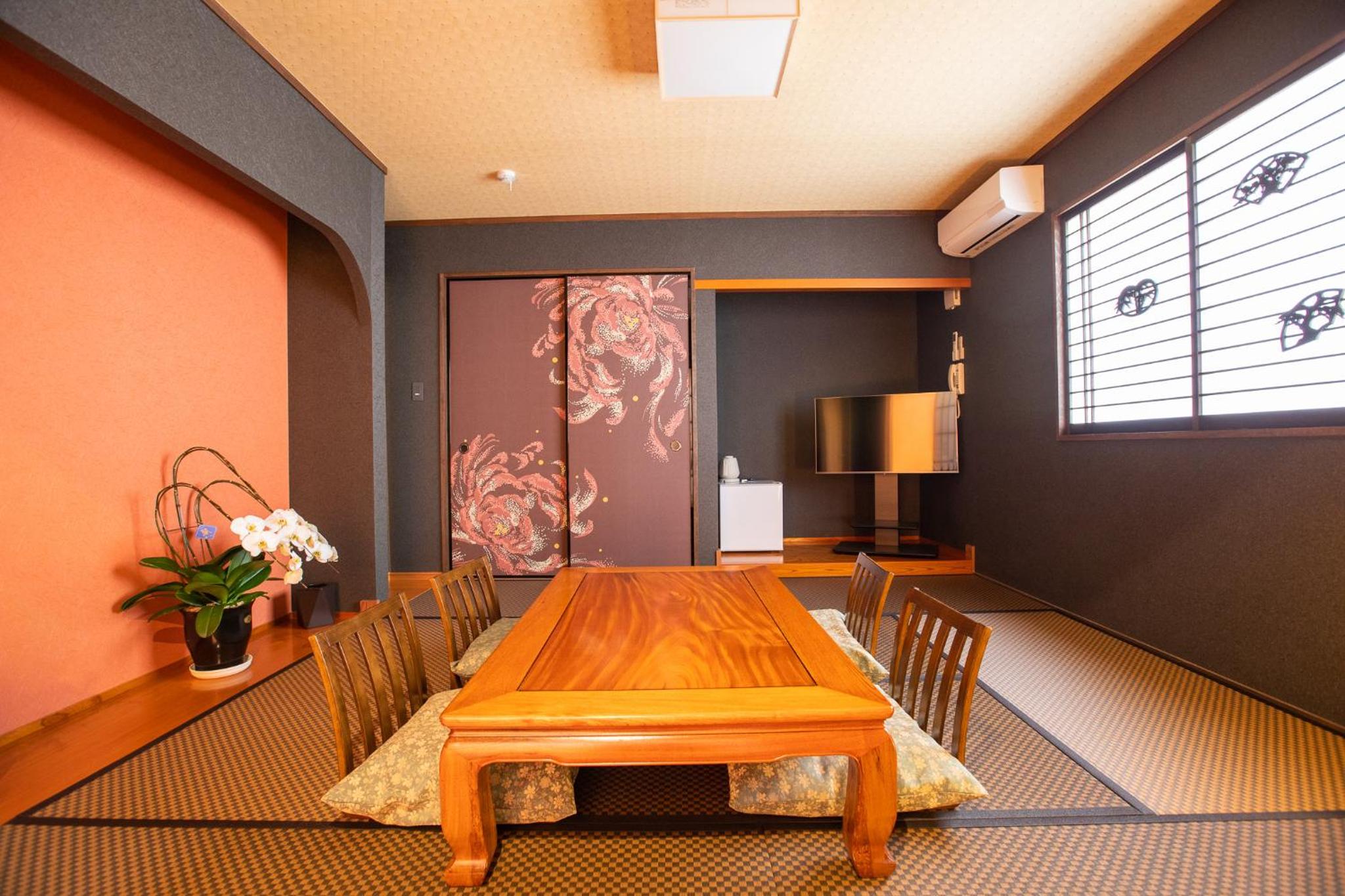 Quadruple Room with Private Bathroom