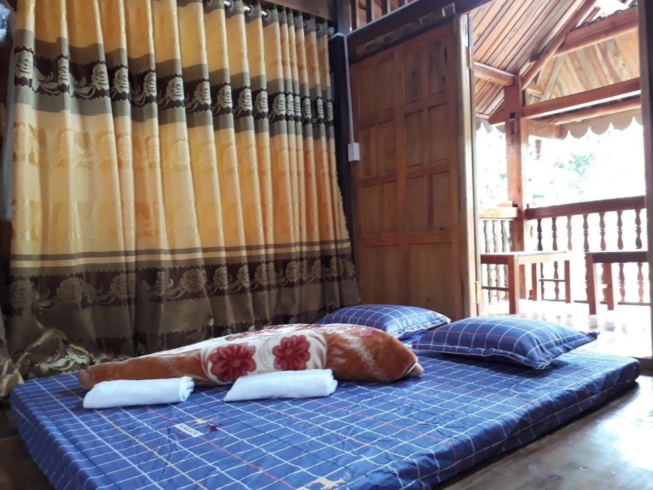Single Bed in Mixed Dormitory Room
