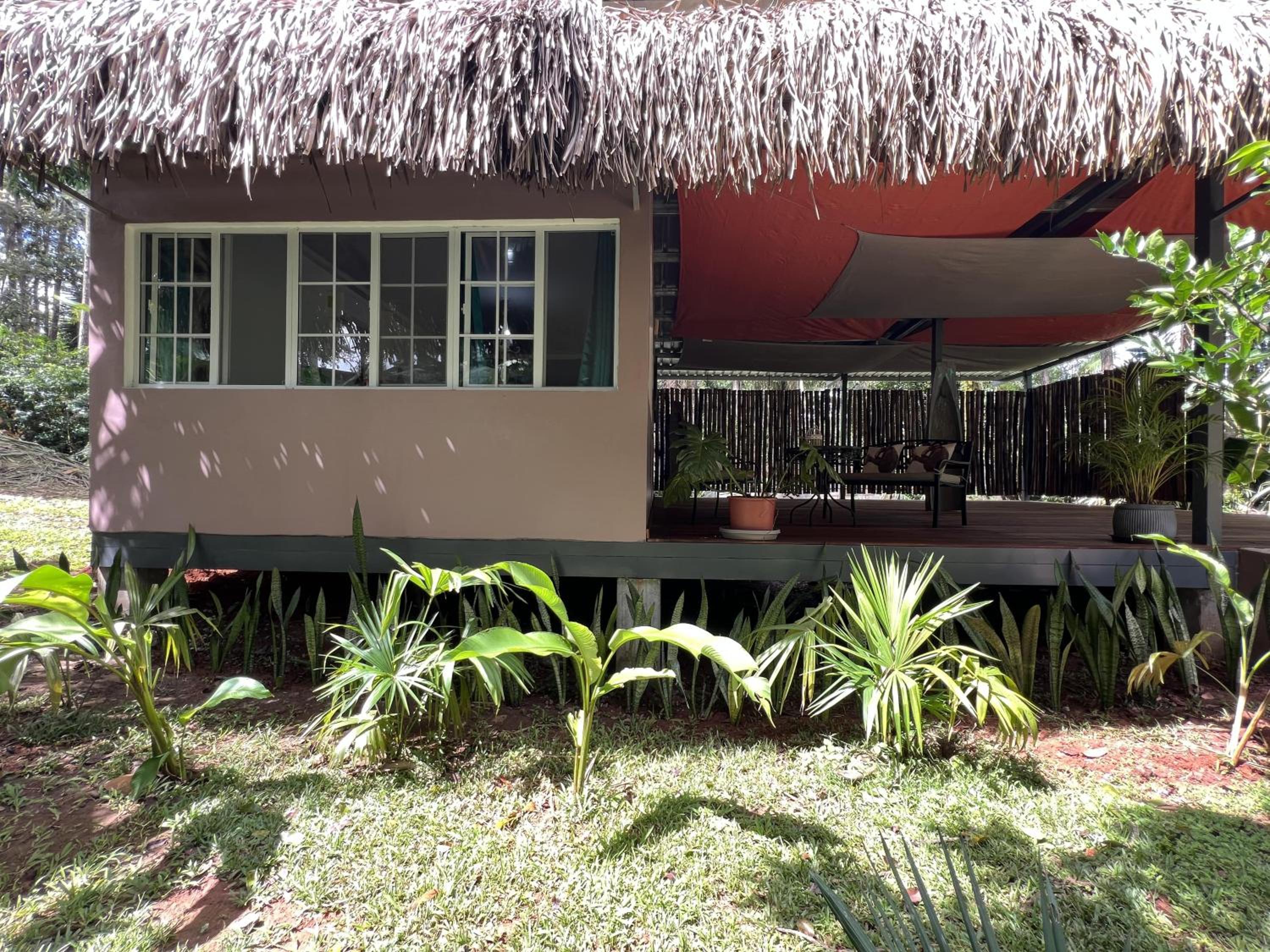 Deluxe Bungalow with Garden View photo 3