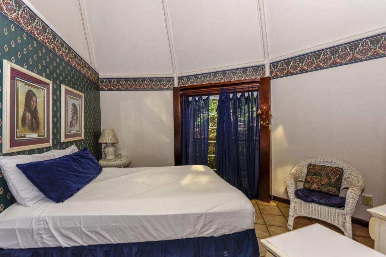 One-Bedroom House photo 1