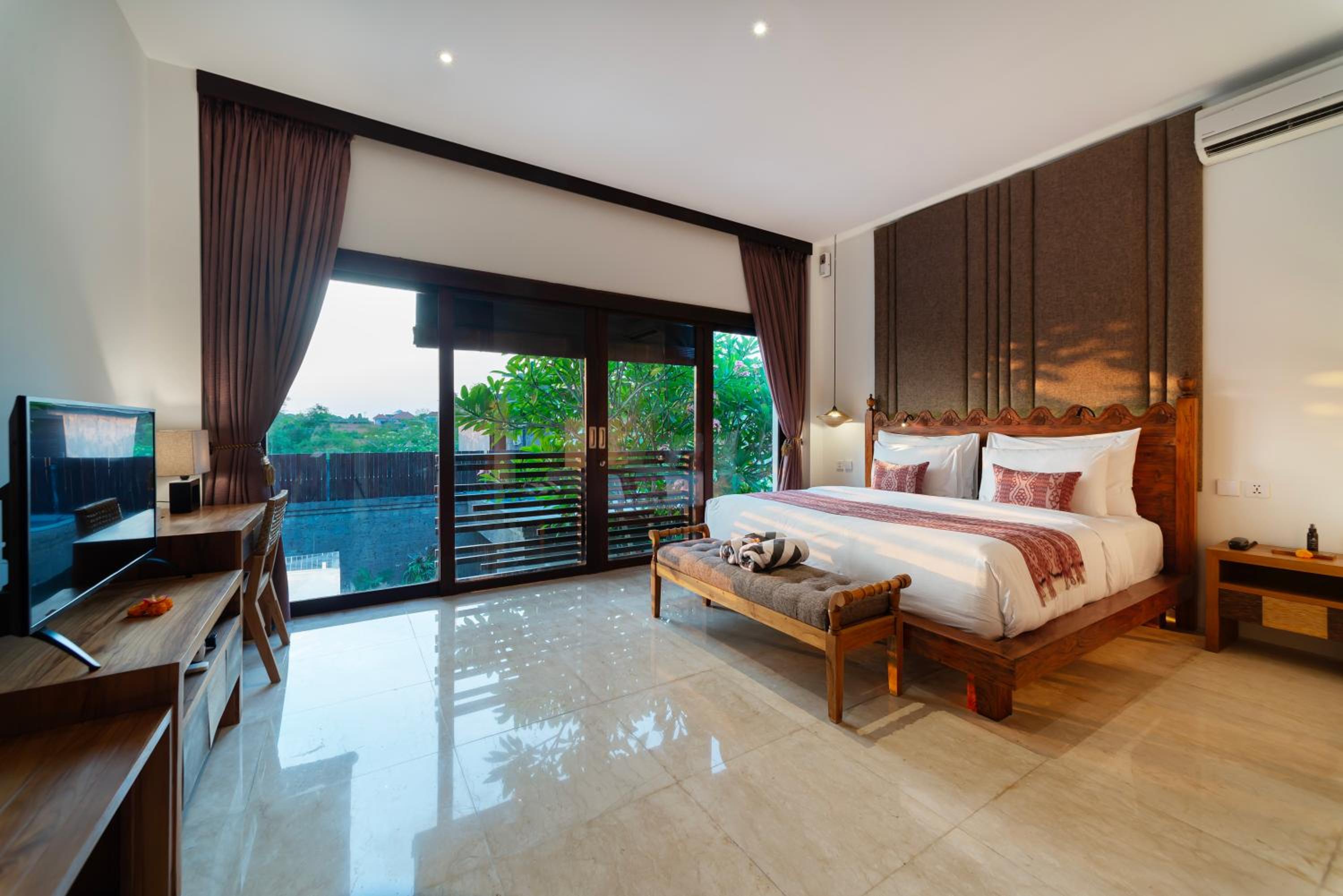 Three-Bedroom Private Pool Villa With Hot Tub thumbnail 6