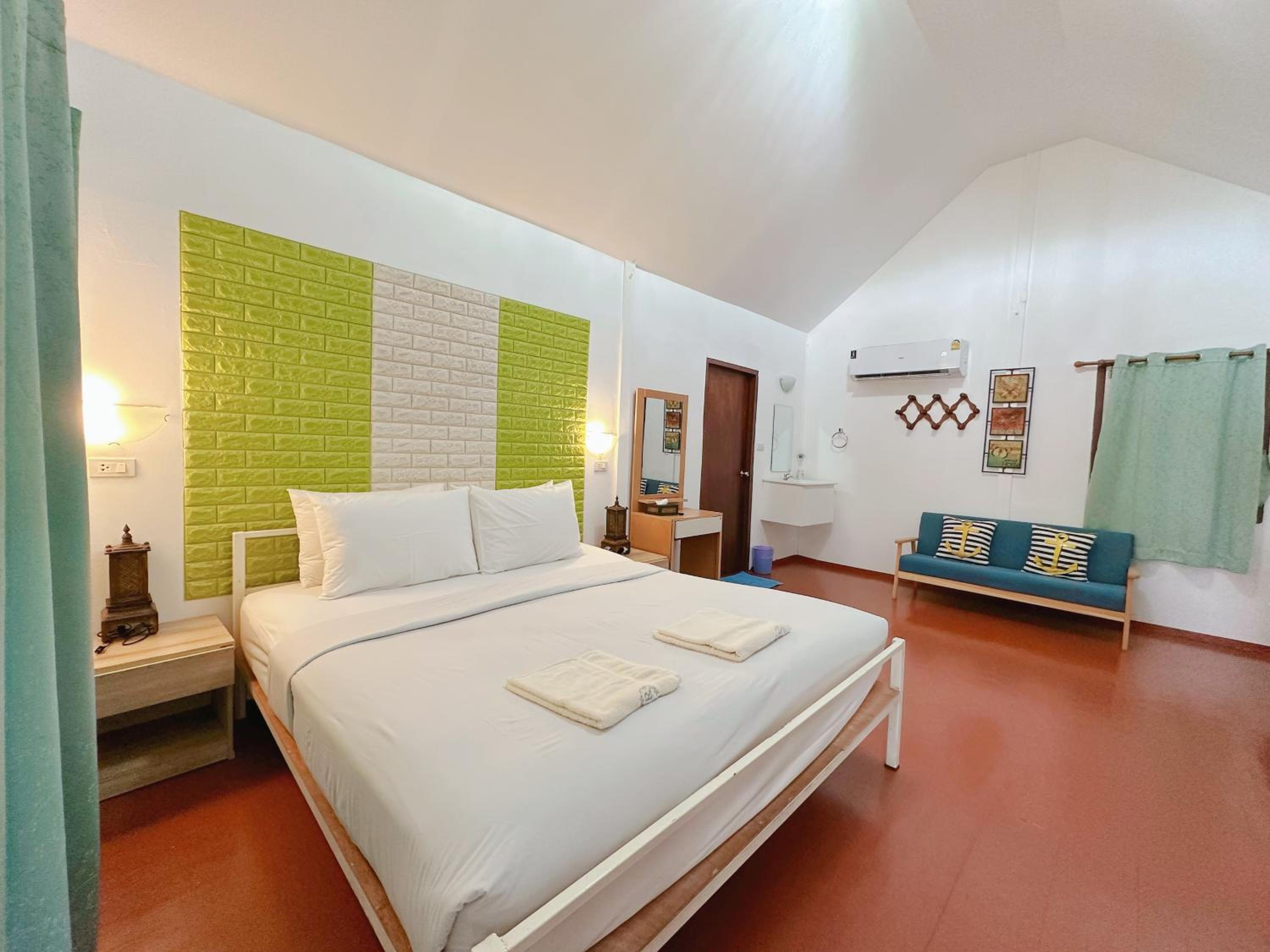 Deluxe Bungalow with Sea View - Photo 11