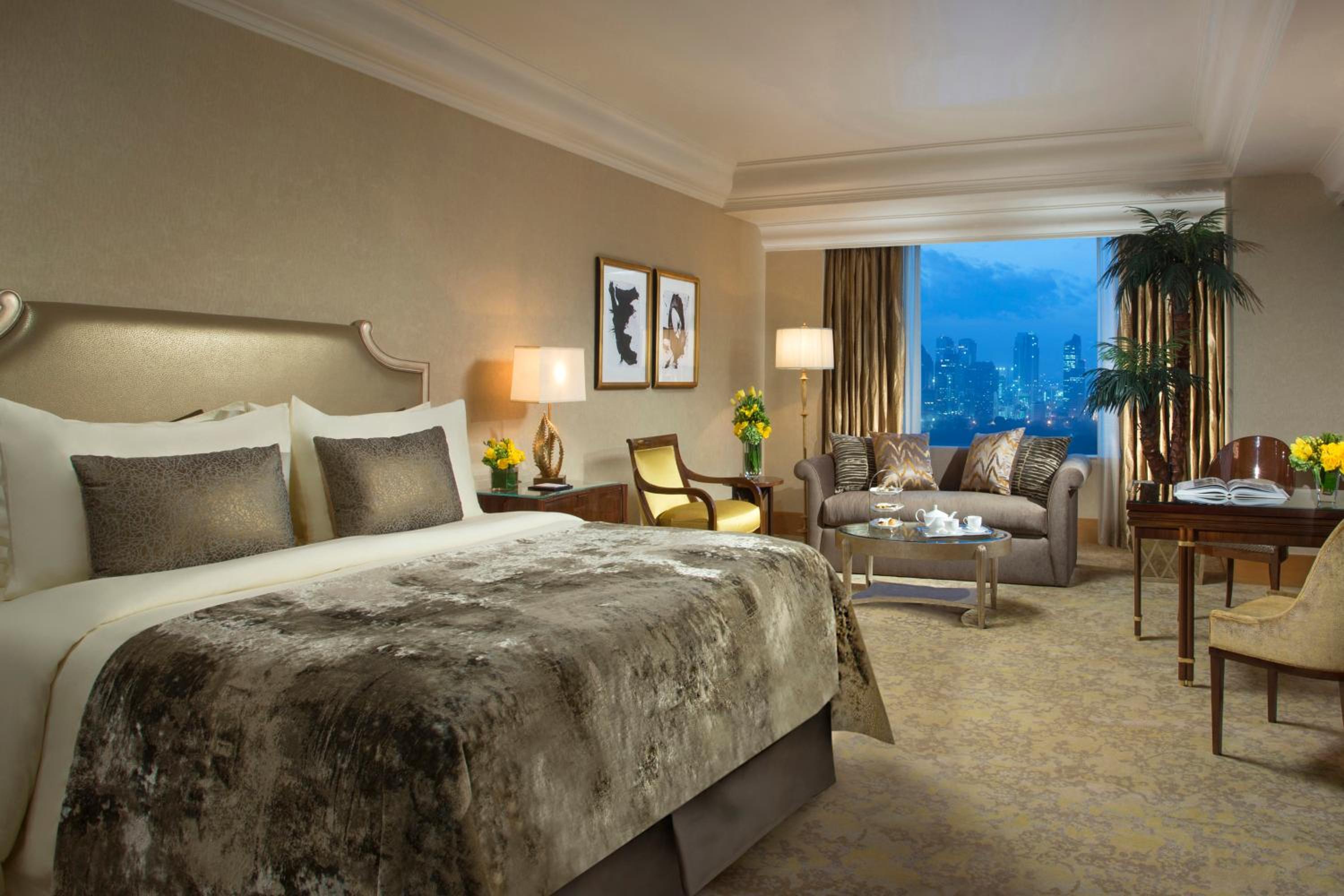 Executive Double Room thumbnail 5