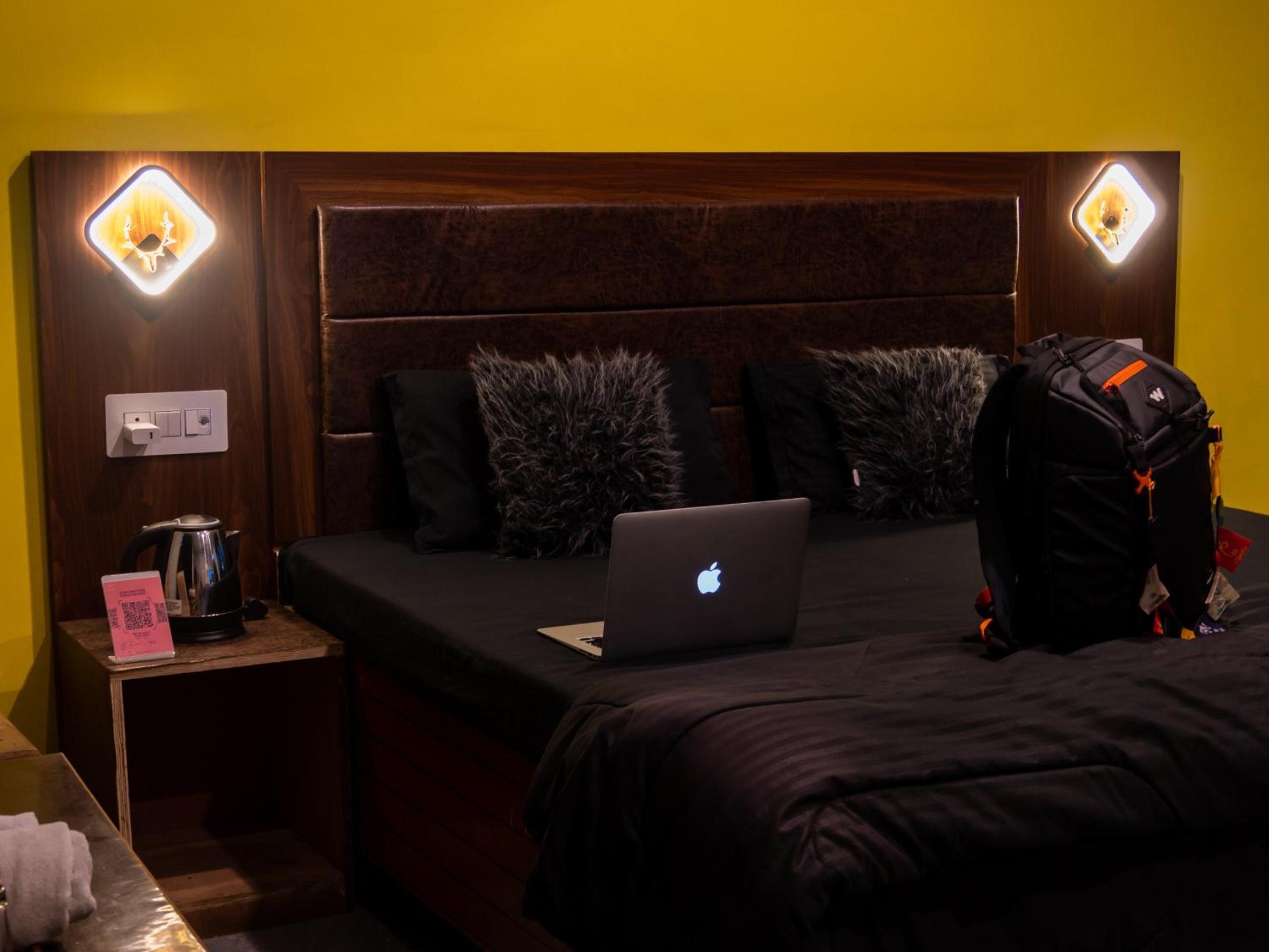 Deluxe Double Room with Balcony - Photo 1