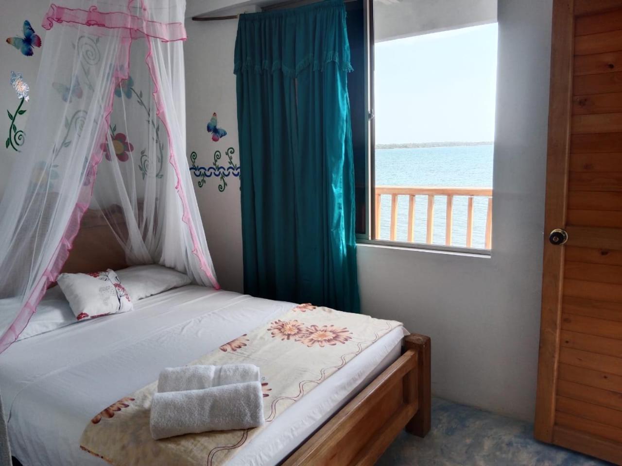 Queen Room with Sea View photo 1
