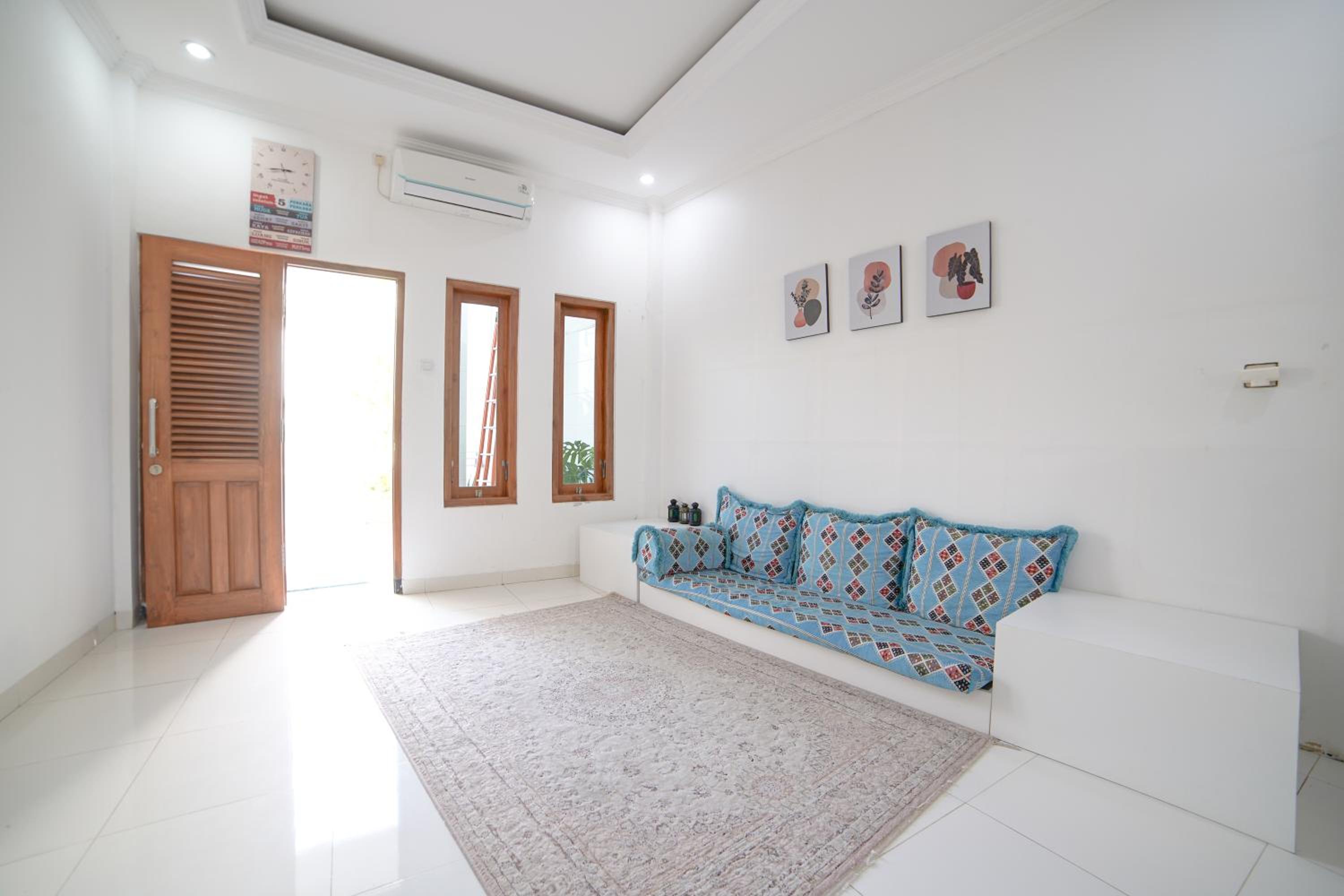 Villa photo 1