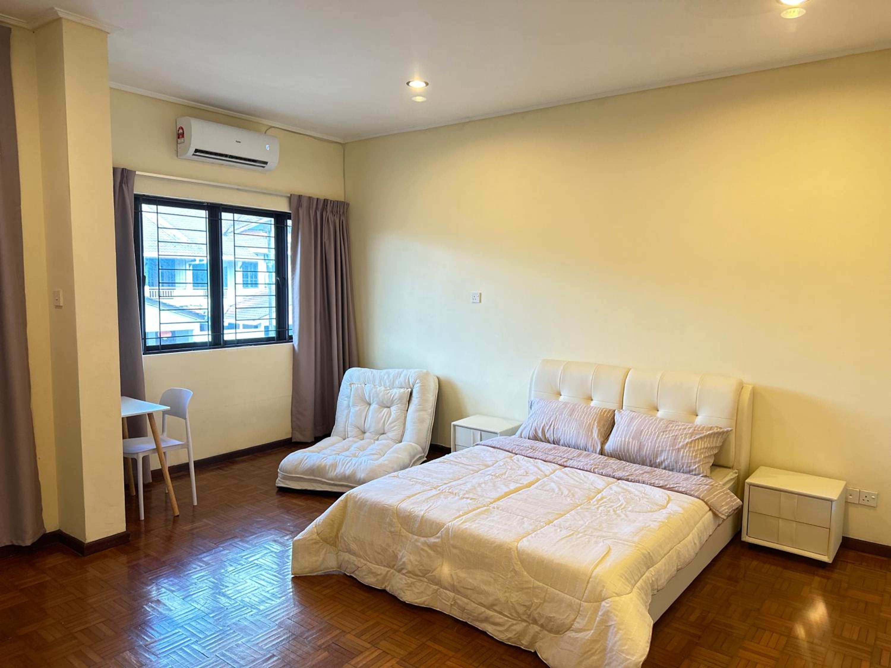 Double Room with Private Bathroom