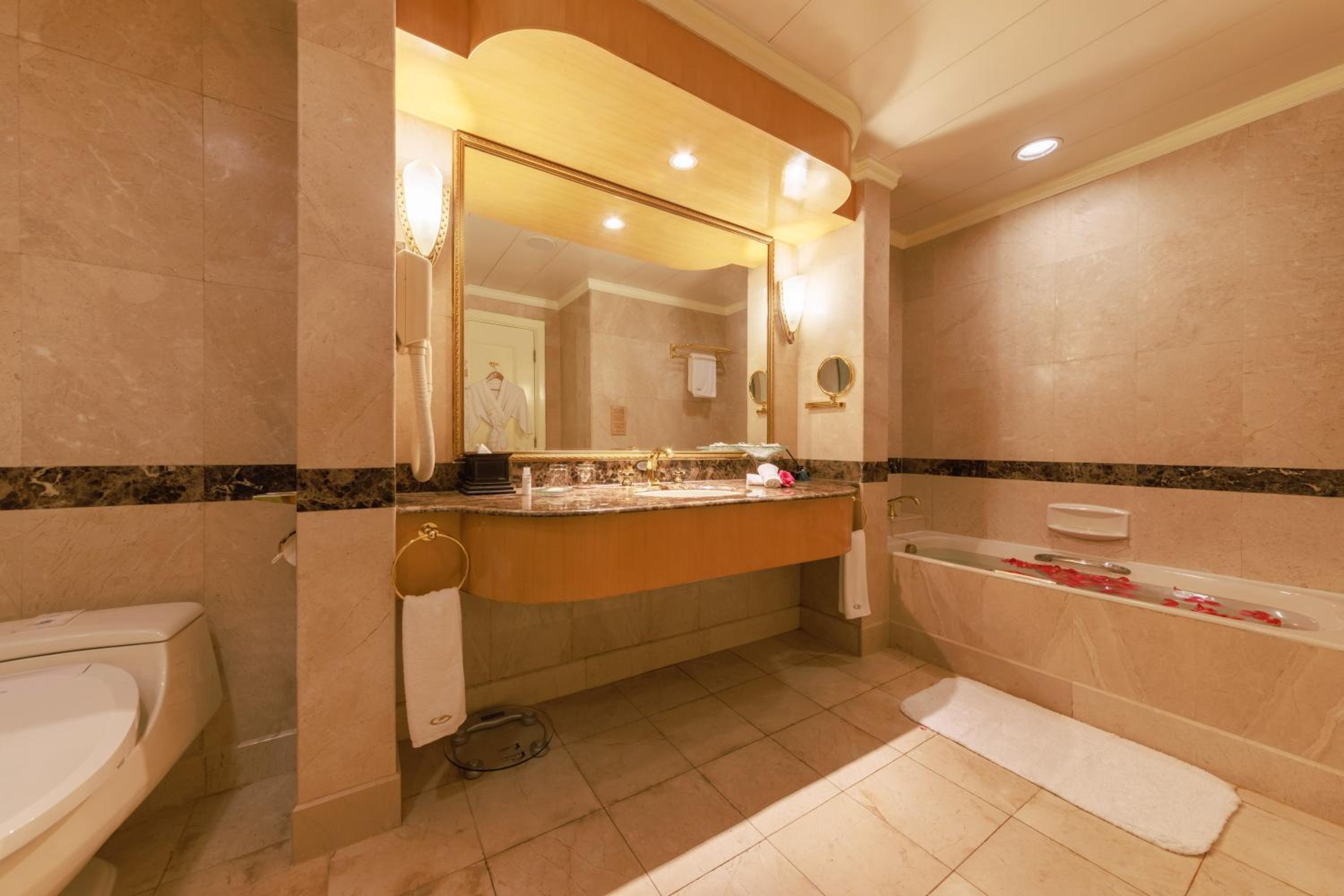 Baroque Deluxe Suite photo 2