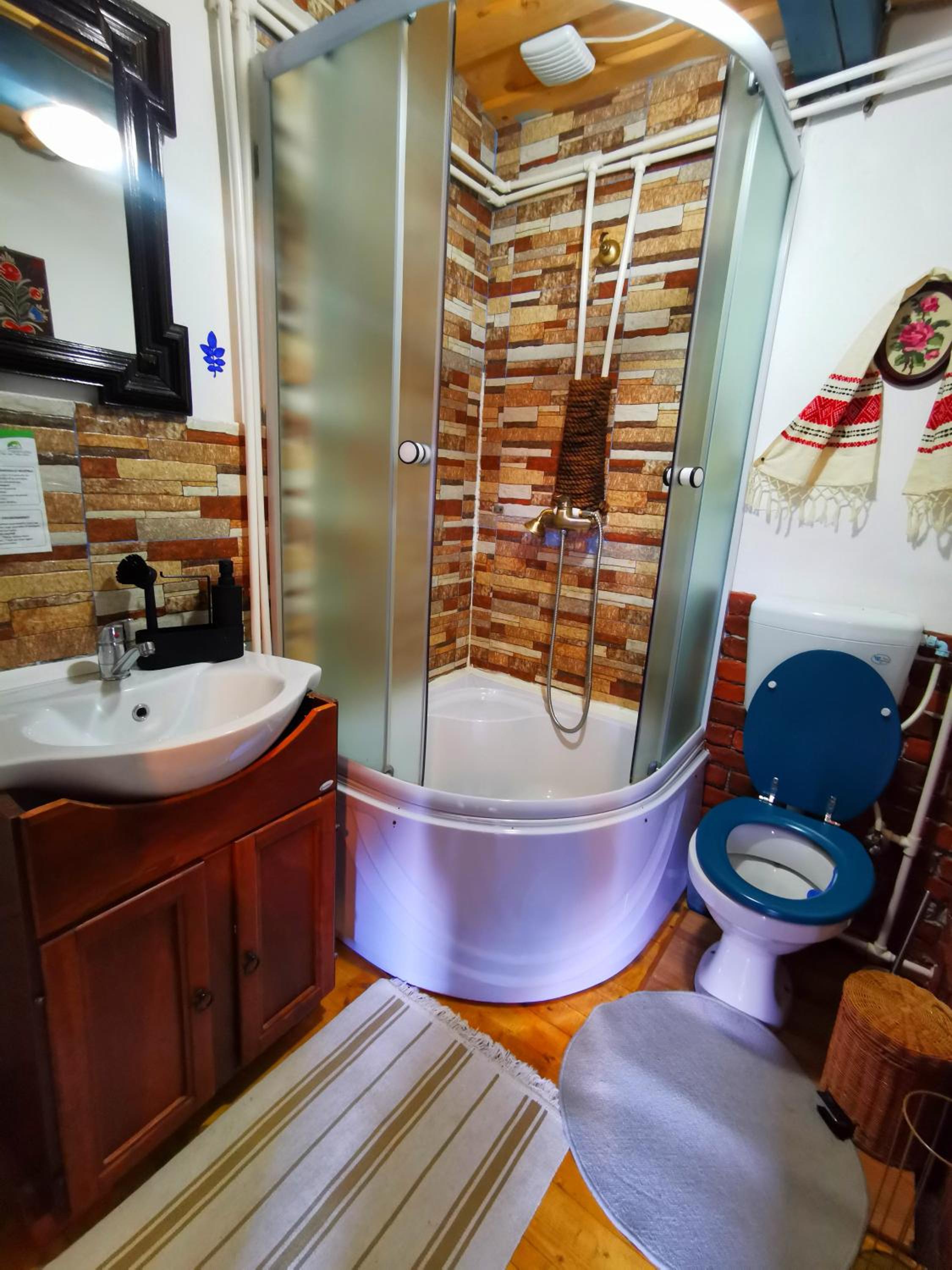 Three-Bedroom Chalet - Photo 9
