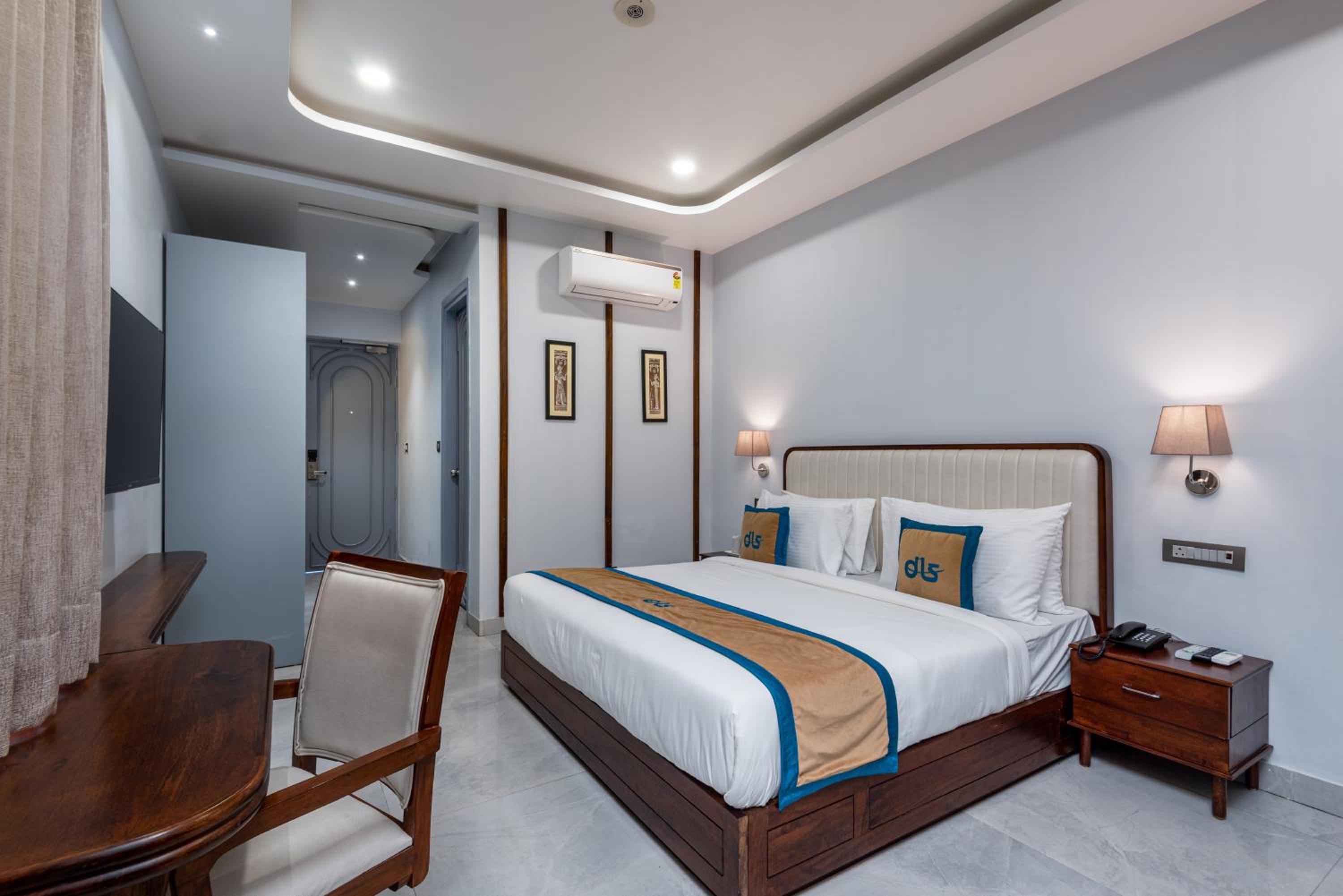 Suite with Balcony