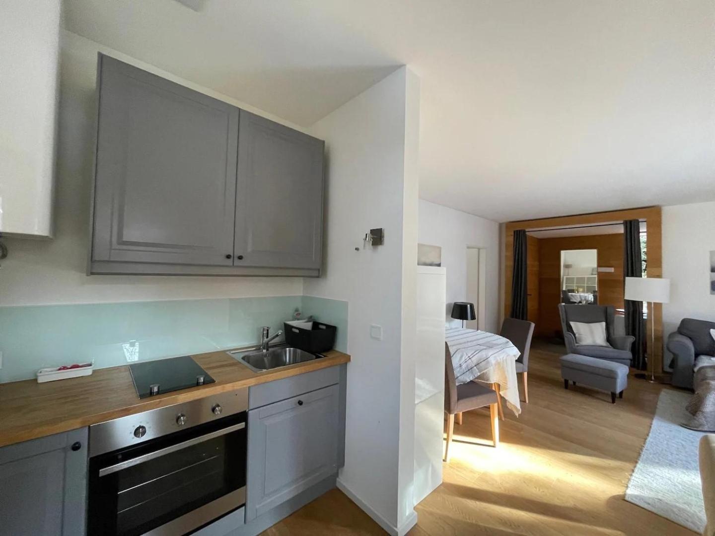 One-Bedroom Apartment with Bathroom photo 2